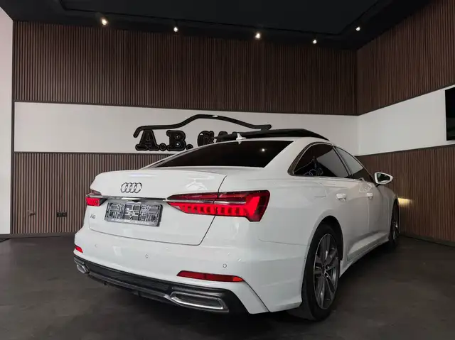 Audi A6 view 6