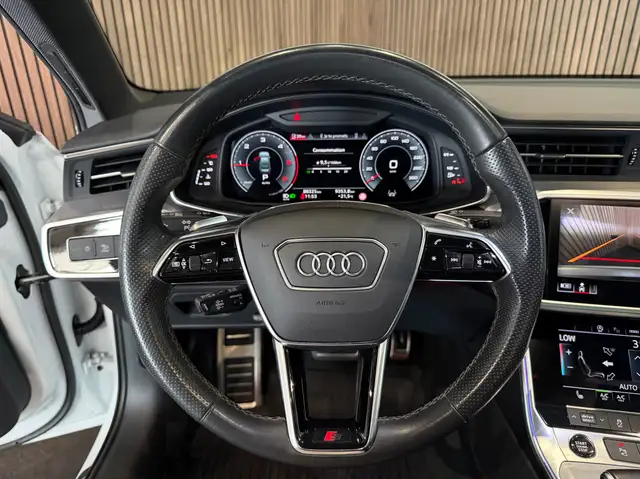 Audi A6 view 12
