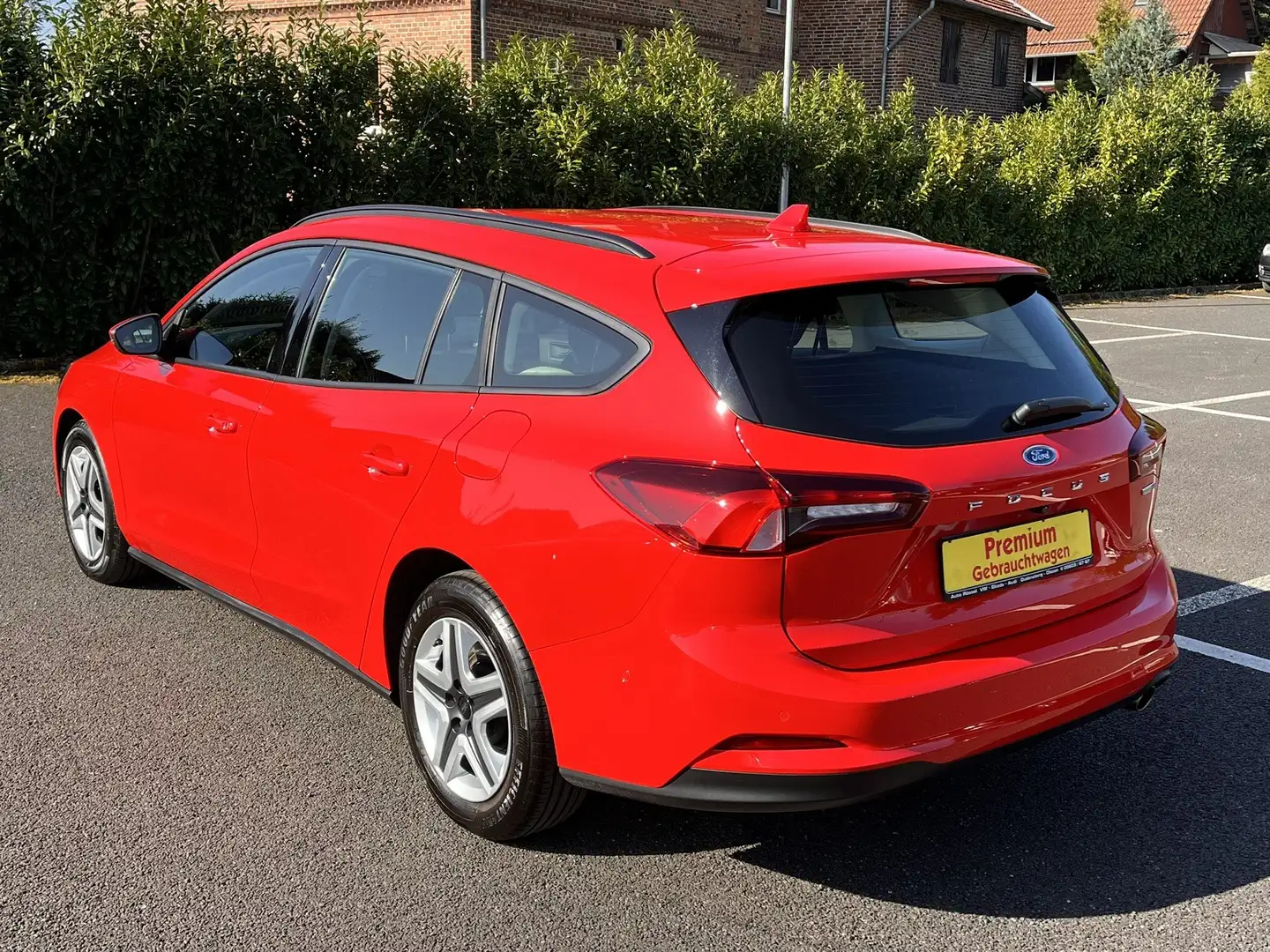 Ford Focus 92 KW Turnier Edition Automatik Rot - 2