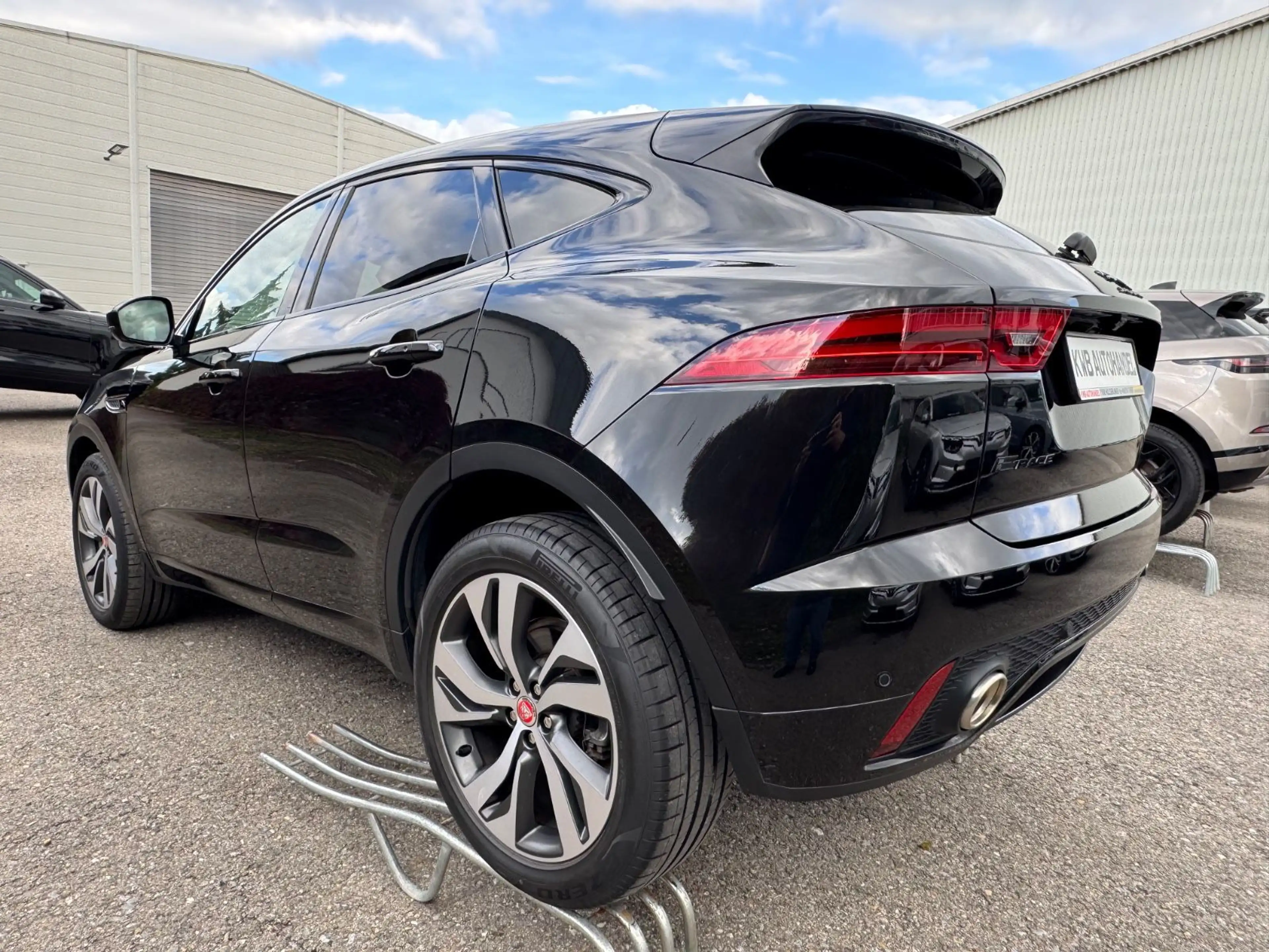 Jaguar E-Pace E-PACE R-Dynamic HSE AWD Panorama — photo 3