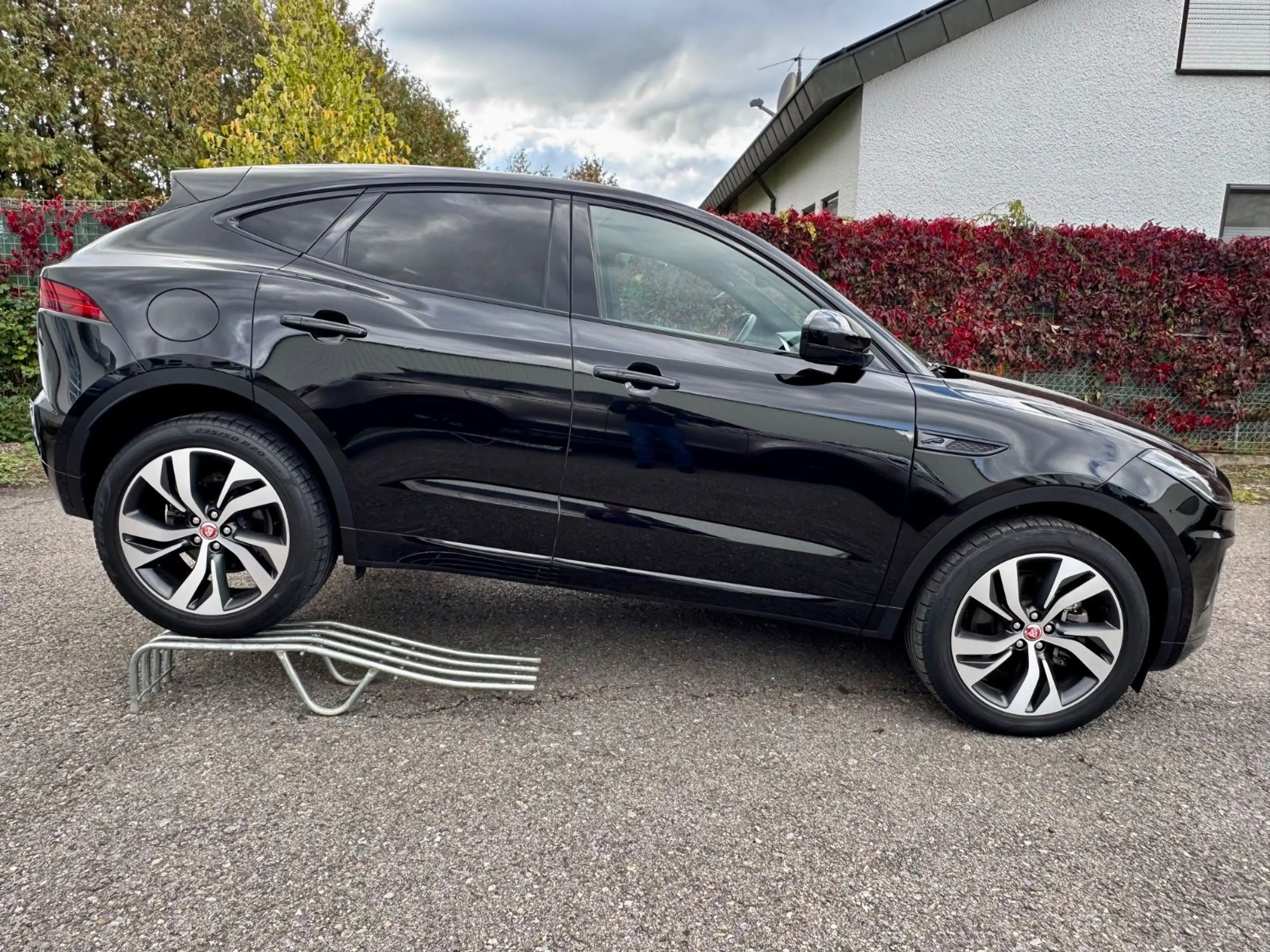 Jaguar E-Pace E-PACE R-Dynamic HSE AWD Panorama — photo 6