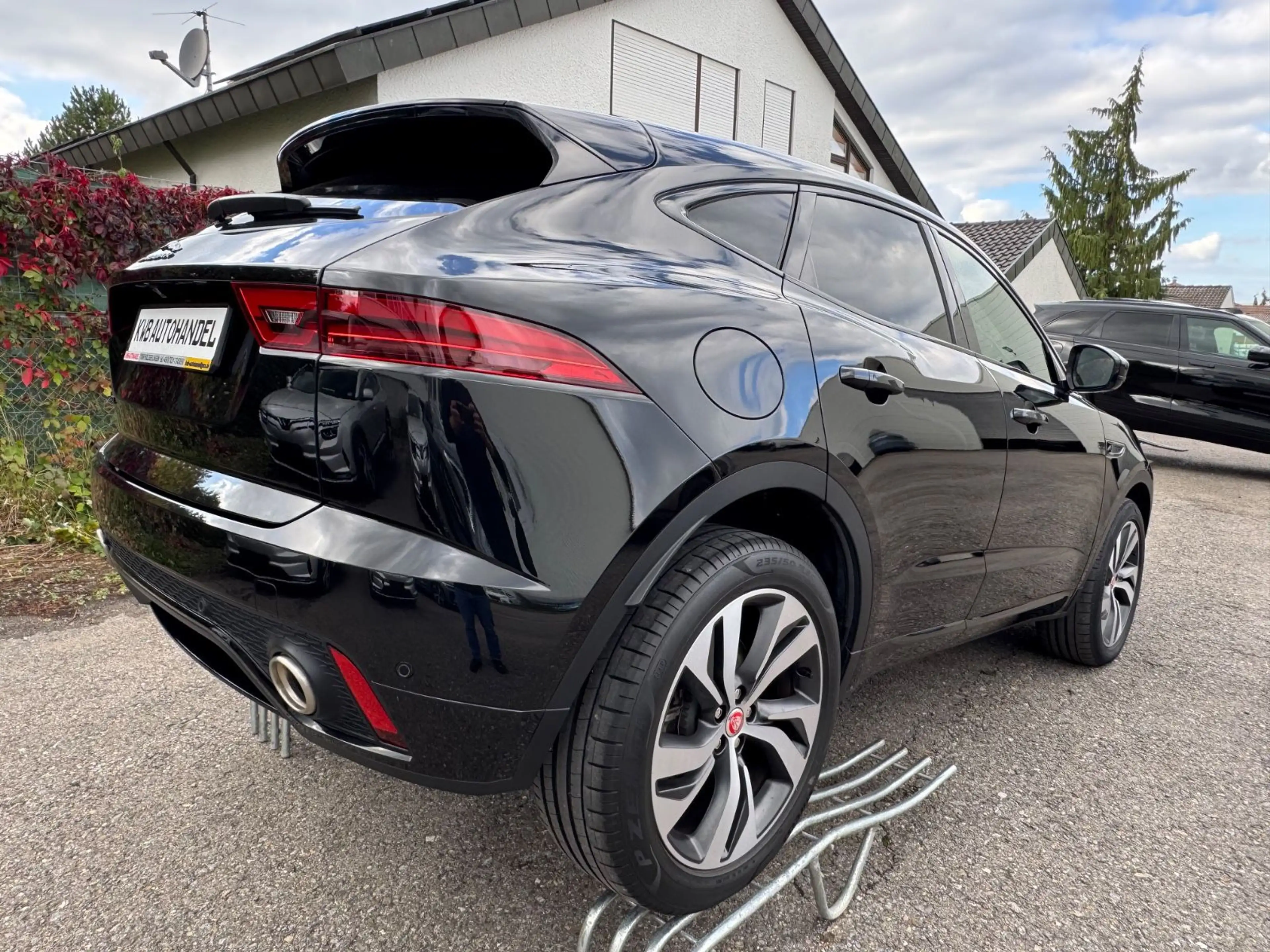 Jaguar E-Pace E-PACE R-Dynamic HSE AWD Panorama — photo 5