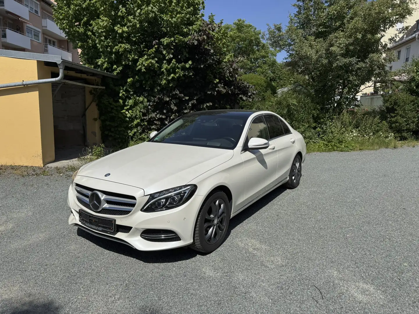 Mercedes-Benz C 250 d LED*Distr.*Pano*HuD*Burm.*Comand*RFK Weiß - 1