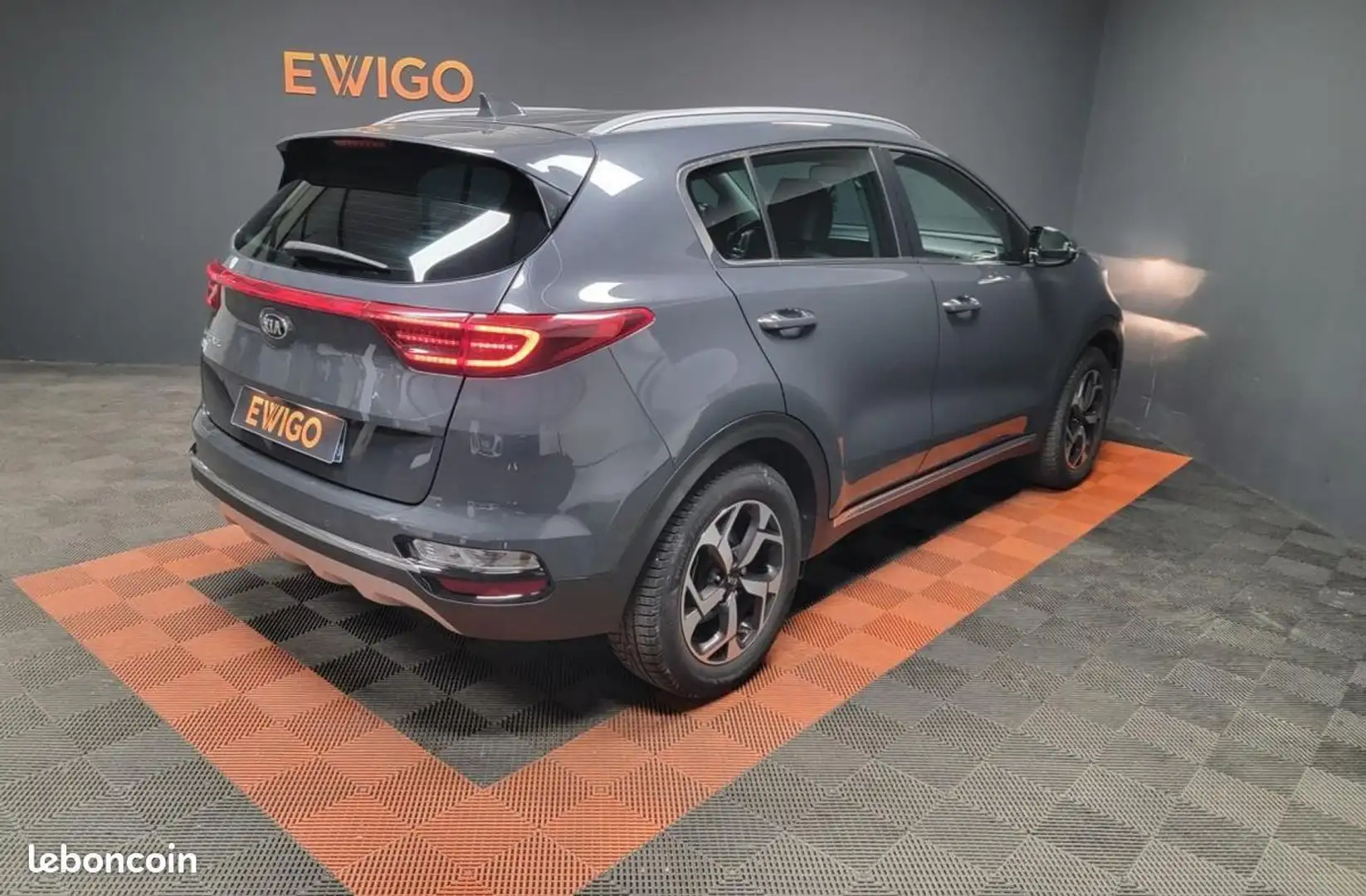 Kia Sportage 1.6 CRDI 136ch DESIGN 4X2 %2B APPLE CARPLAY Gris - 2