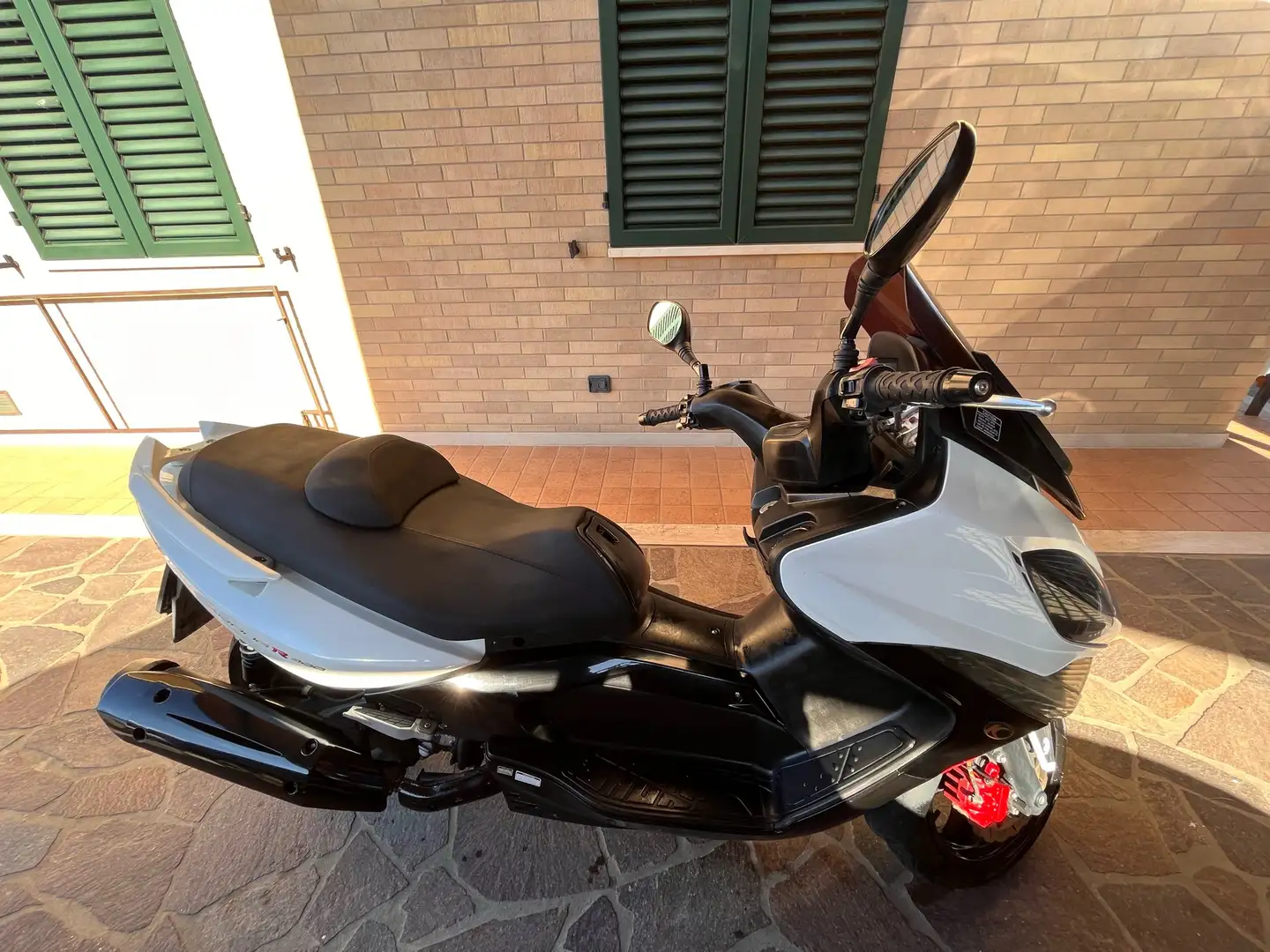 Kymco Xciting 300i R Blanc - 2