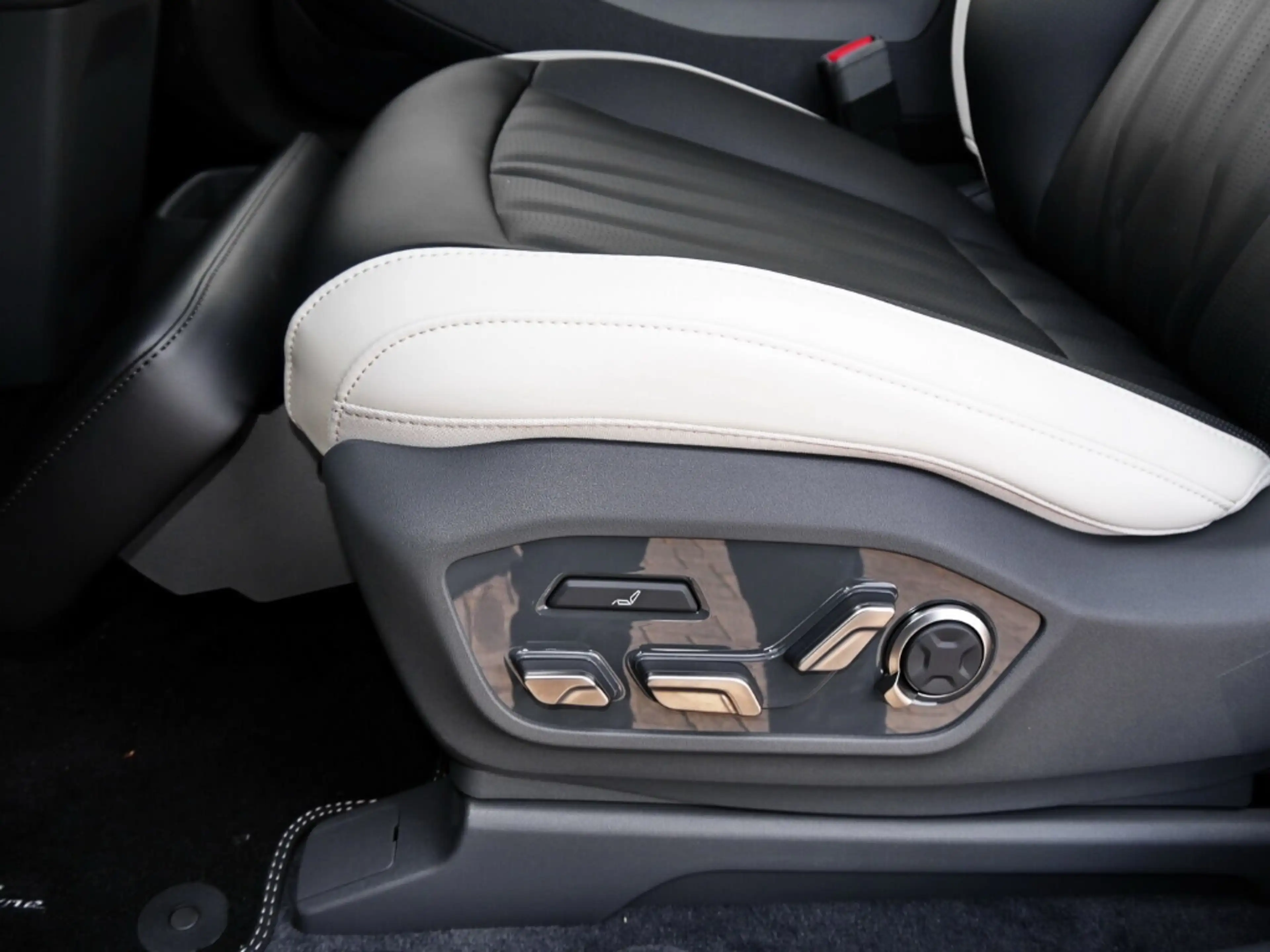 Kia EV9 GT-Line AWD *AHZV* 7S Glasdach 360° Massage ACC — photo 13