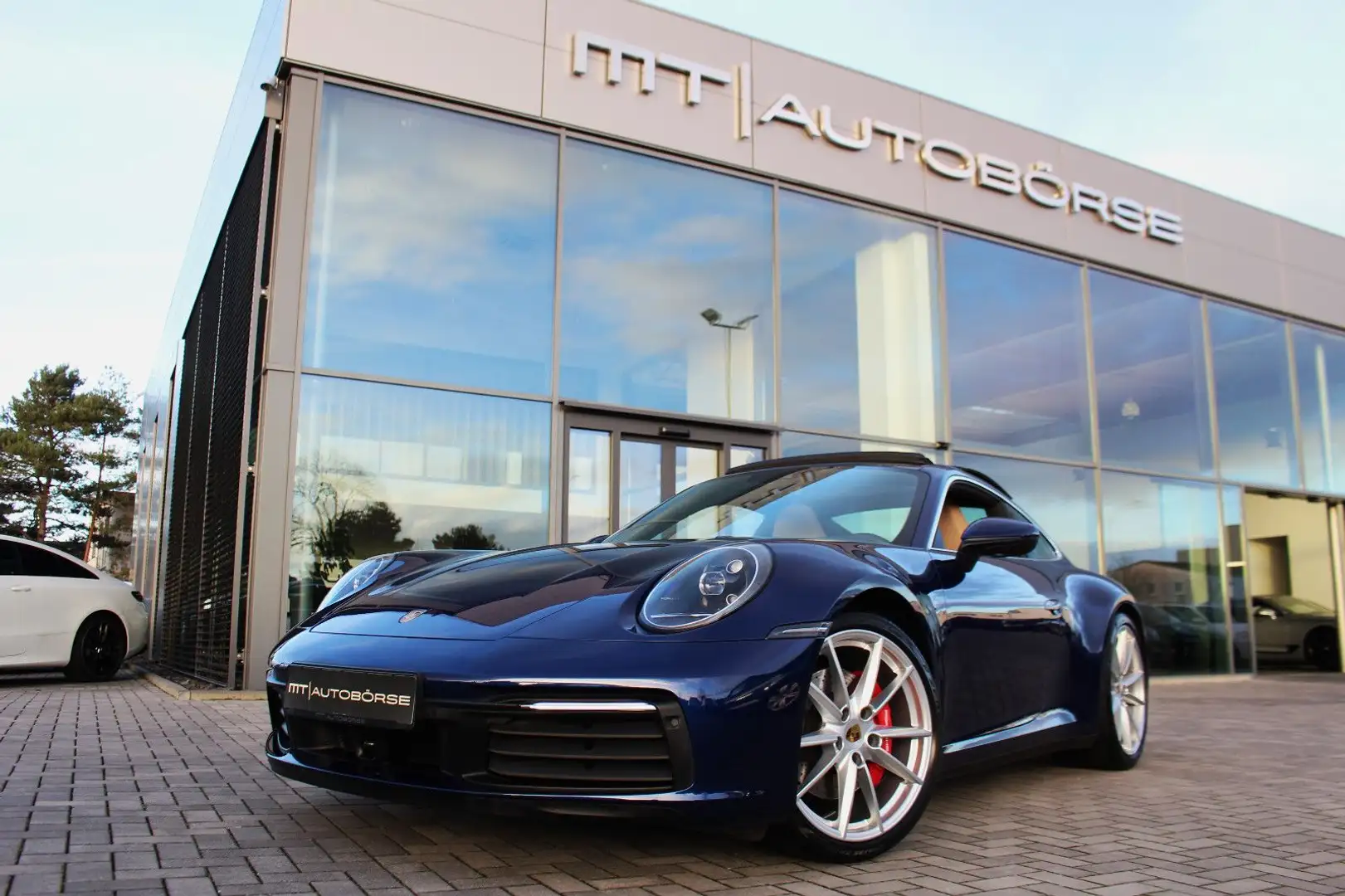 Porsche 911 CARRERA S COUPE 1.HAND + APPROVED 01/2026! Blue - 1