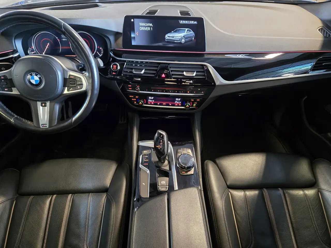BMW 5 Series снимка BMW 5 Series