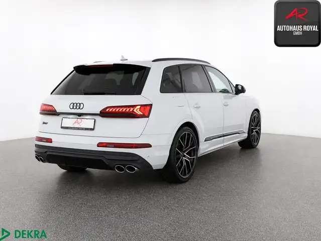 Audi SQ7 view 5