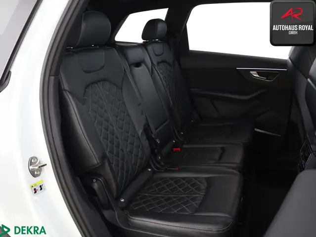 Audi SQ7 view 13