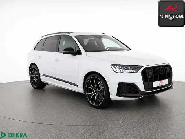 Audi SQ7 view 7