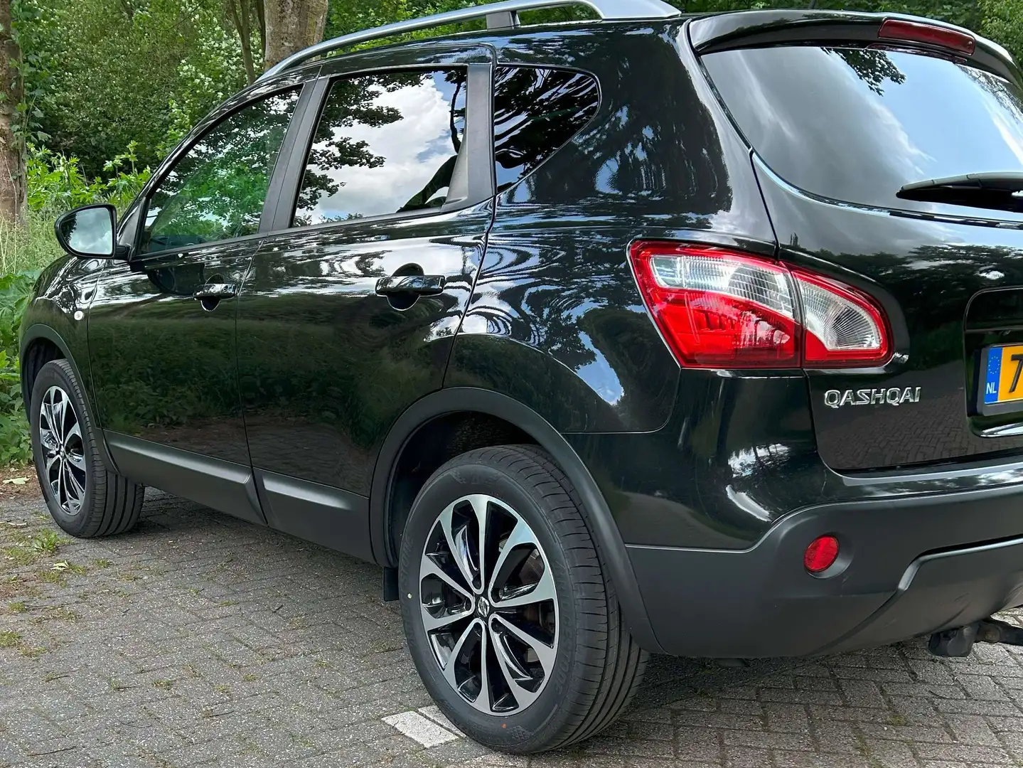 Nissan Qashqai Qashqai 1.6 Connect Edition Zwart - 2