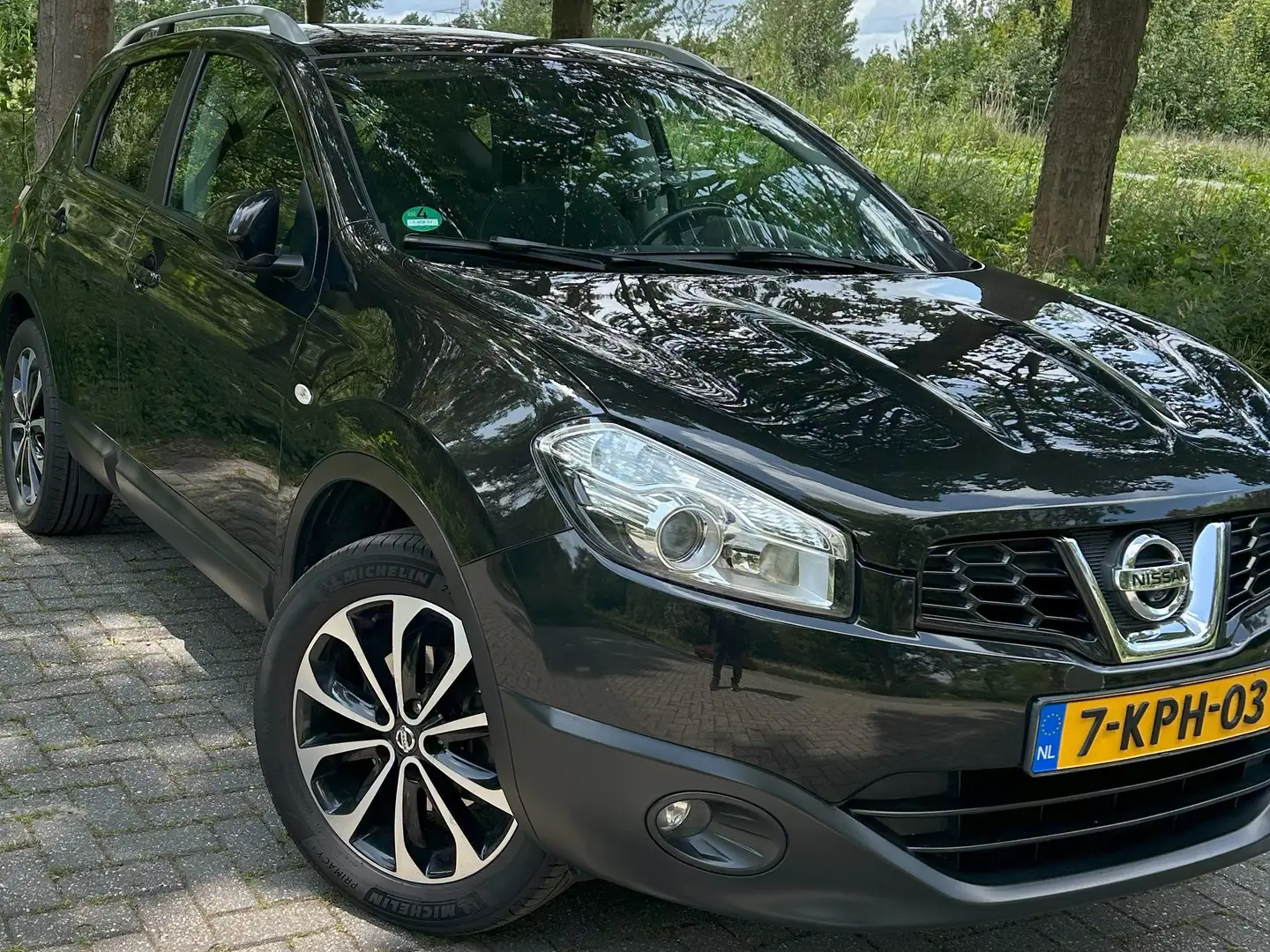 Nissan Qashqai Qashqai 1.6 Connect Edition Zwart - 1