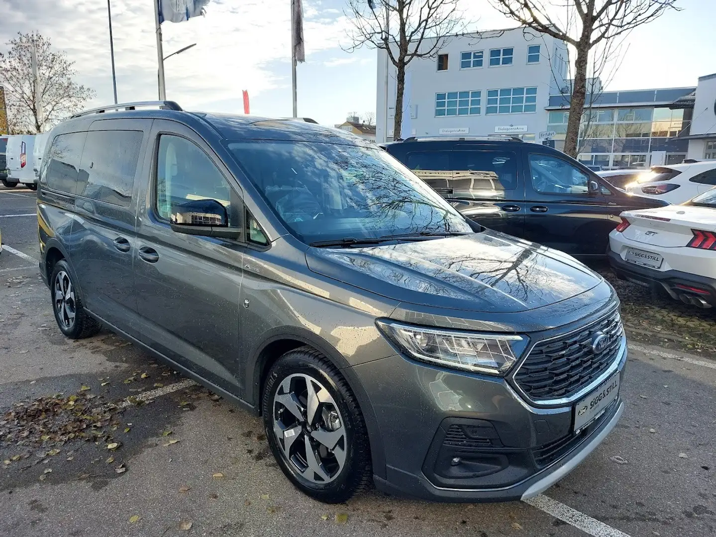 Ford Tourneo Connect Active 2.0 L1 IACC*SHZ*LHZ*BLIS Grau - 2