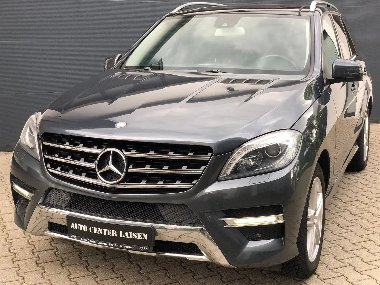 Mercedes-Benz ML 350 CDI BlueTec AMG Xenon Navi Kam Leder Pano Gris - 1