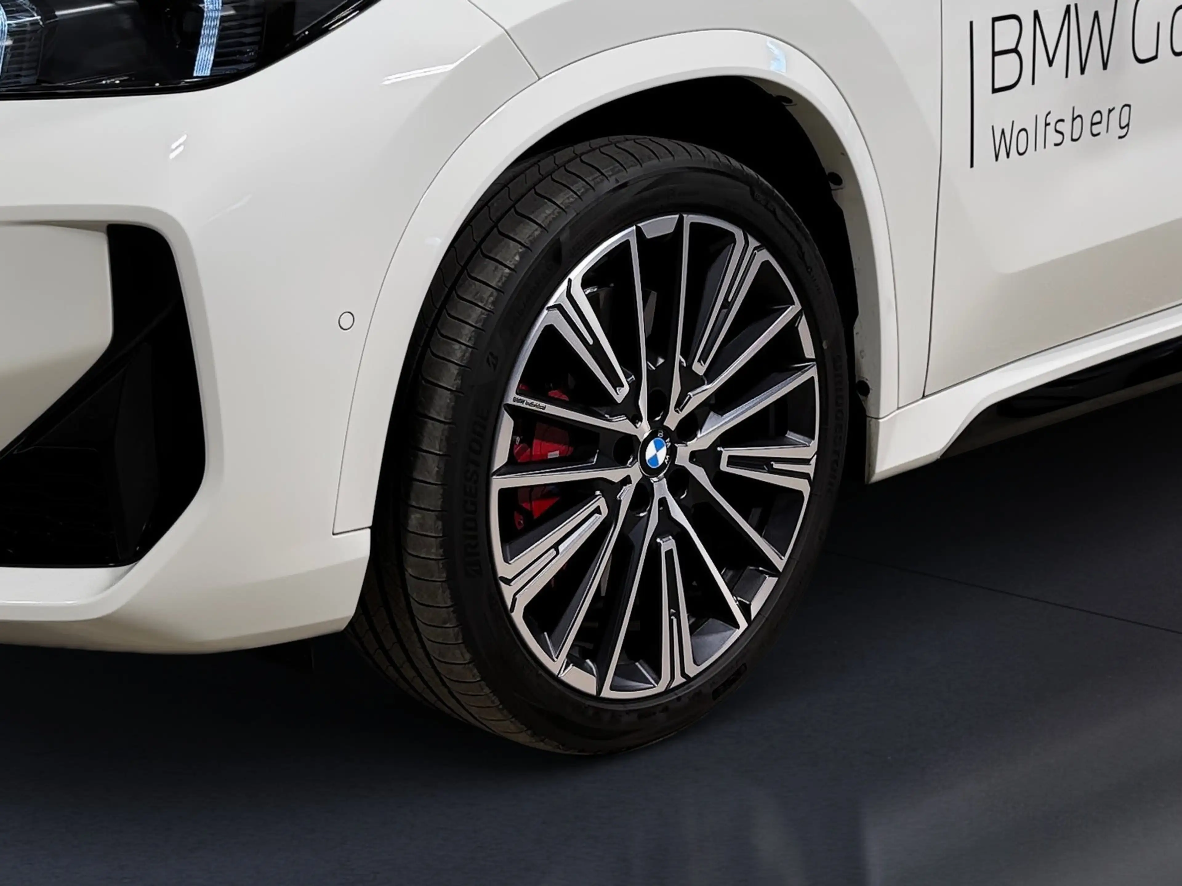 BMW iX1 eDrive20 — photo 4