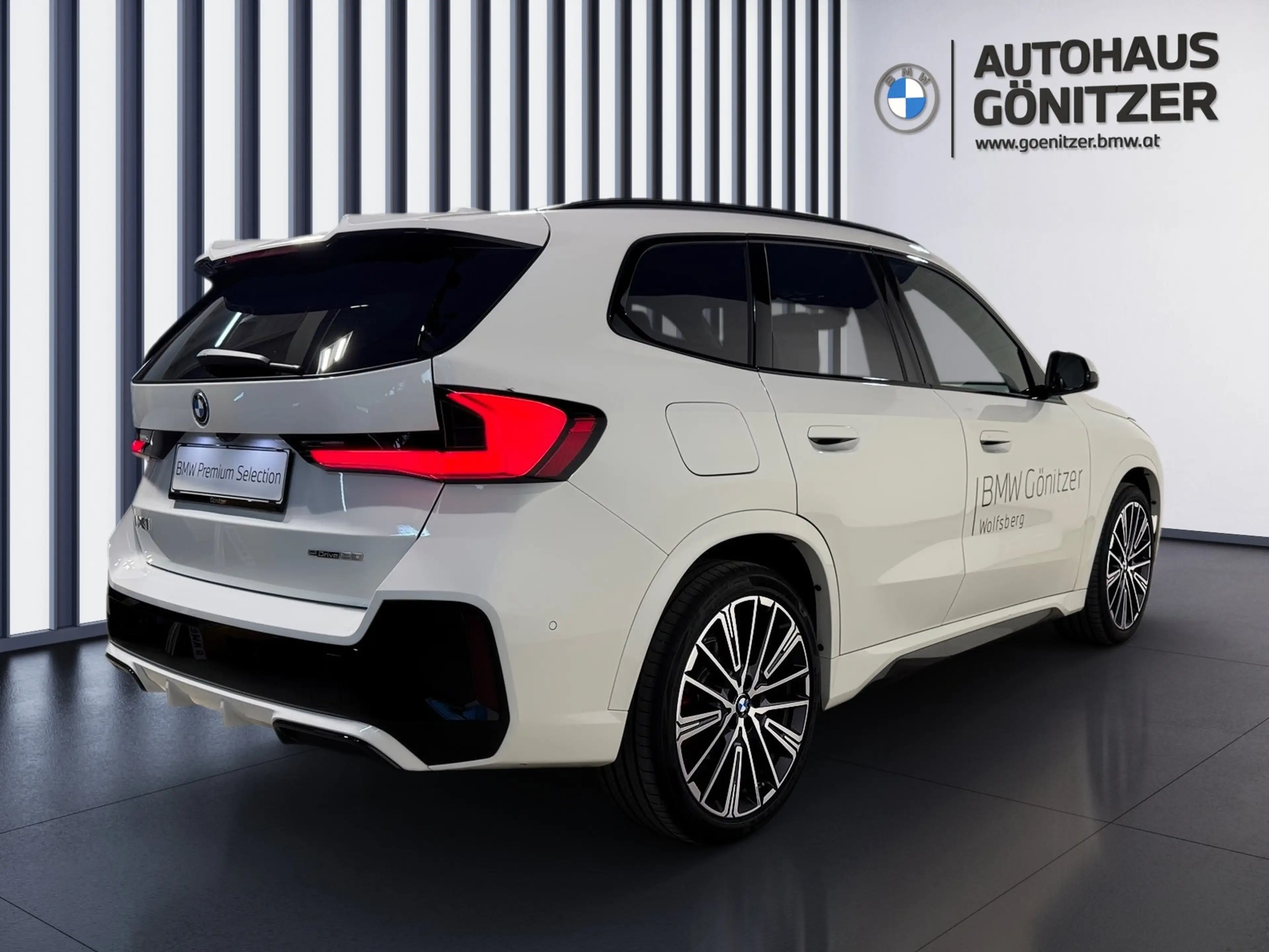 BMW iX1 eDrive20 — photo 14