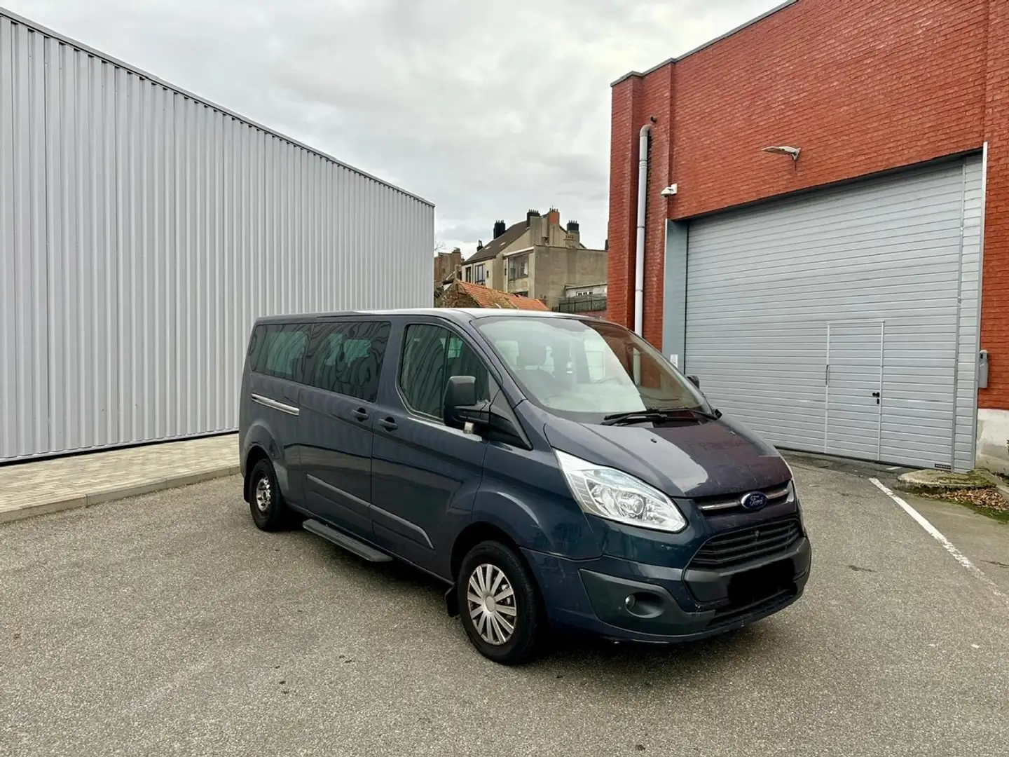 Ford Tourneo Custom 2.2 TDCi L2H1 Ambiente - 1