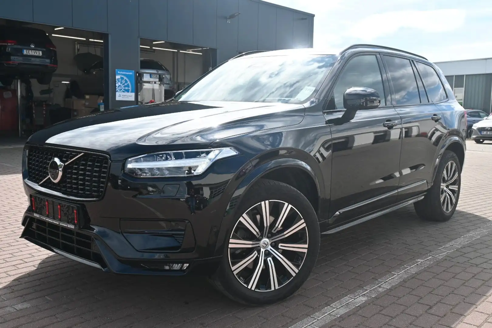 Volvo XC90 Ultimate Dark B5*AHK*LUFT*360*STHZ*PANO Schwarz - 1