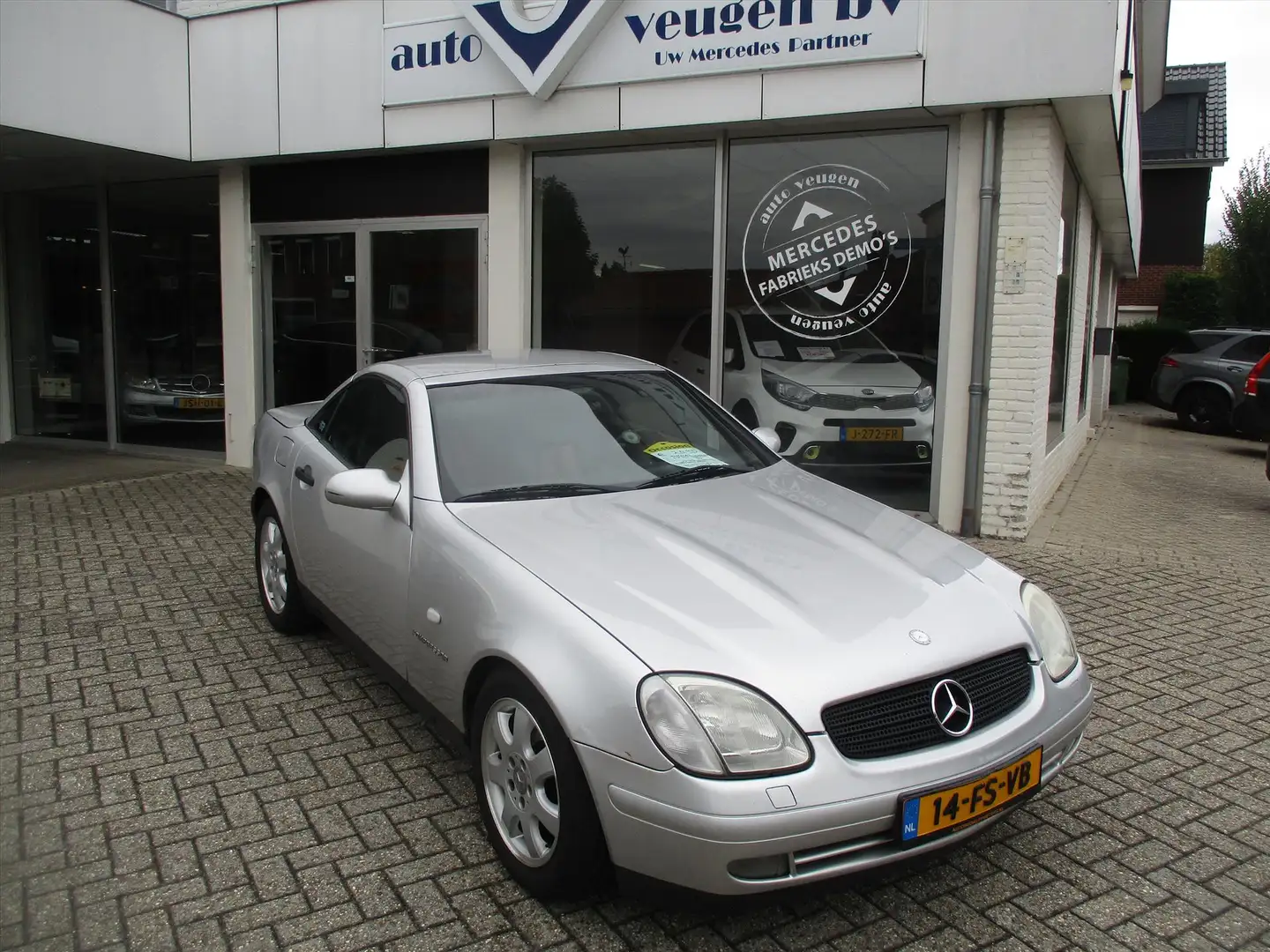 Mercedes-Benz SLK 230 2.3 SLK230 KOMPR ROADSTER AUT / MEENEEMPRIJS Grau - 1