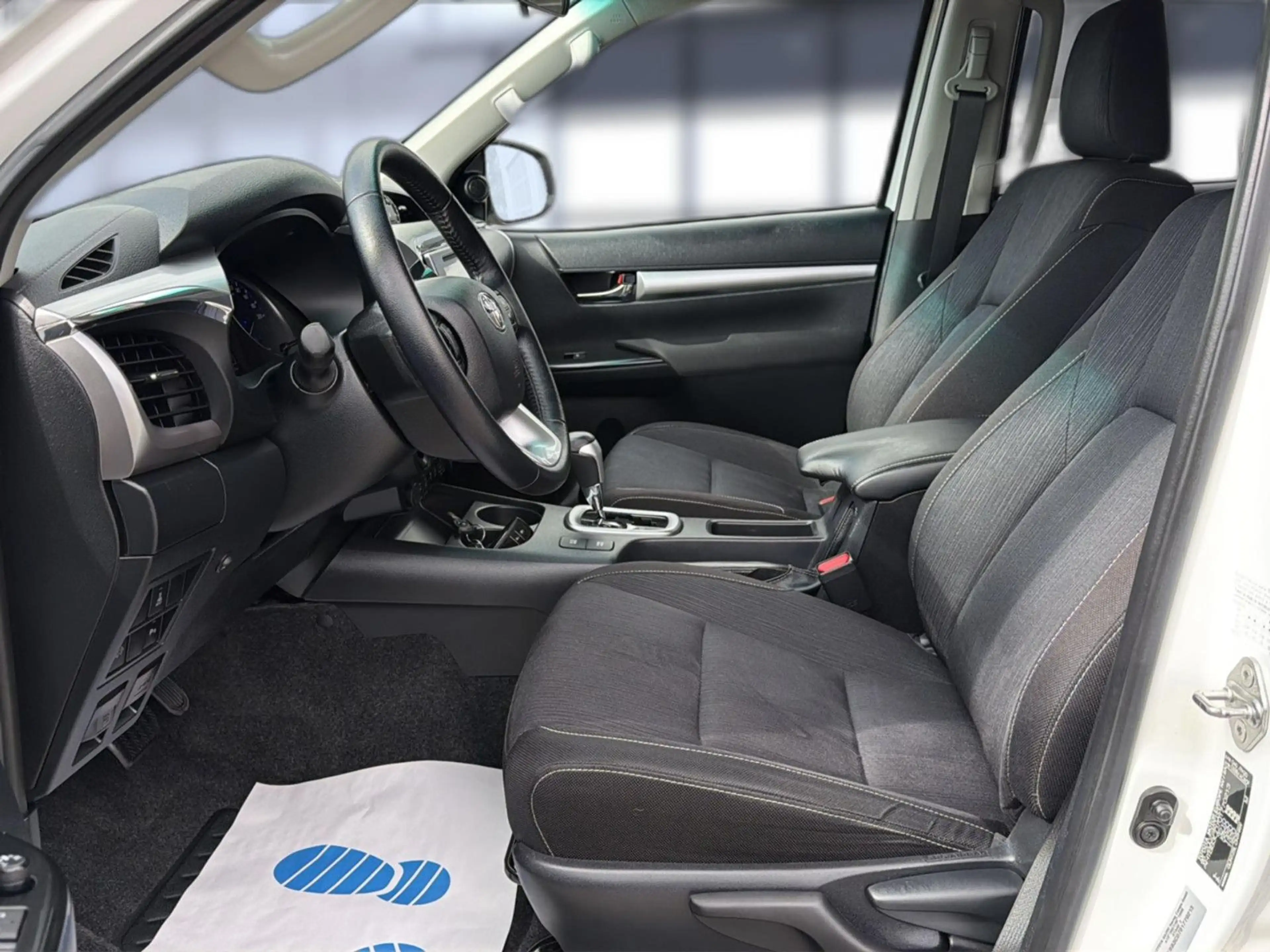 Toyota Hilux Double Cab Comfort 4x4+LED+NAVI+AHK+1.HAND — photo 9