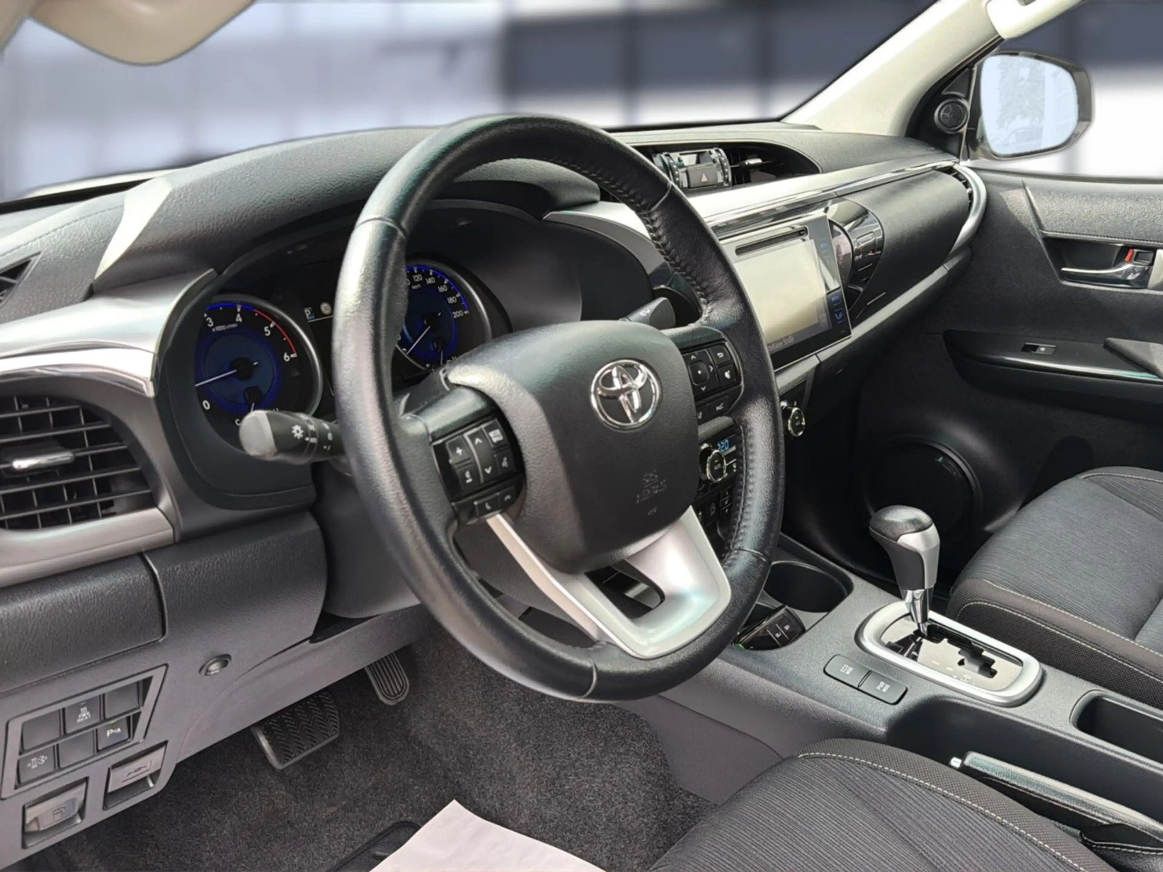 Toyota Hilux Double Cab Comfort 4x4+LED+NAVI+AHK+1.HAND — photo 8