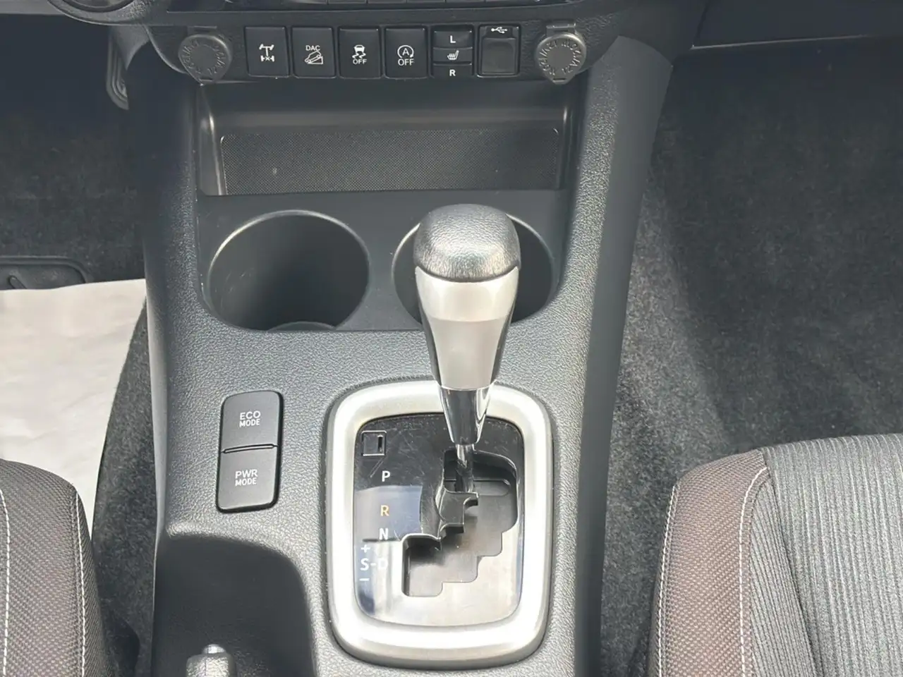 Toyota Hilux Double Cab Comfort 4x4+LED+NAVI+AHK+1.HAND, миниатюра 19