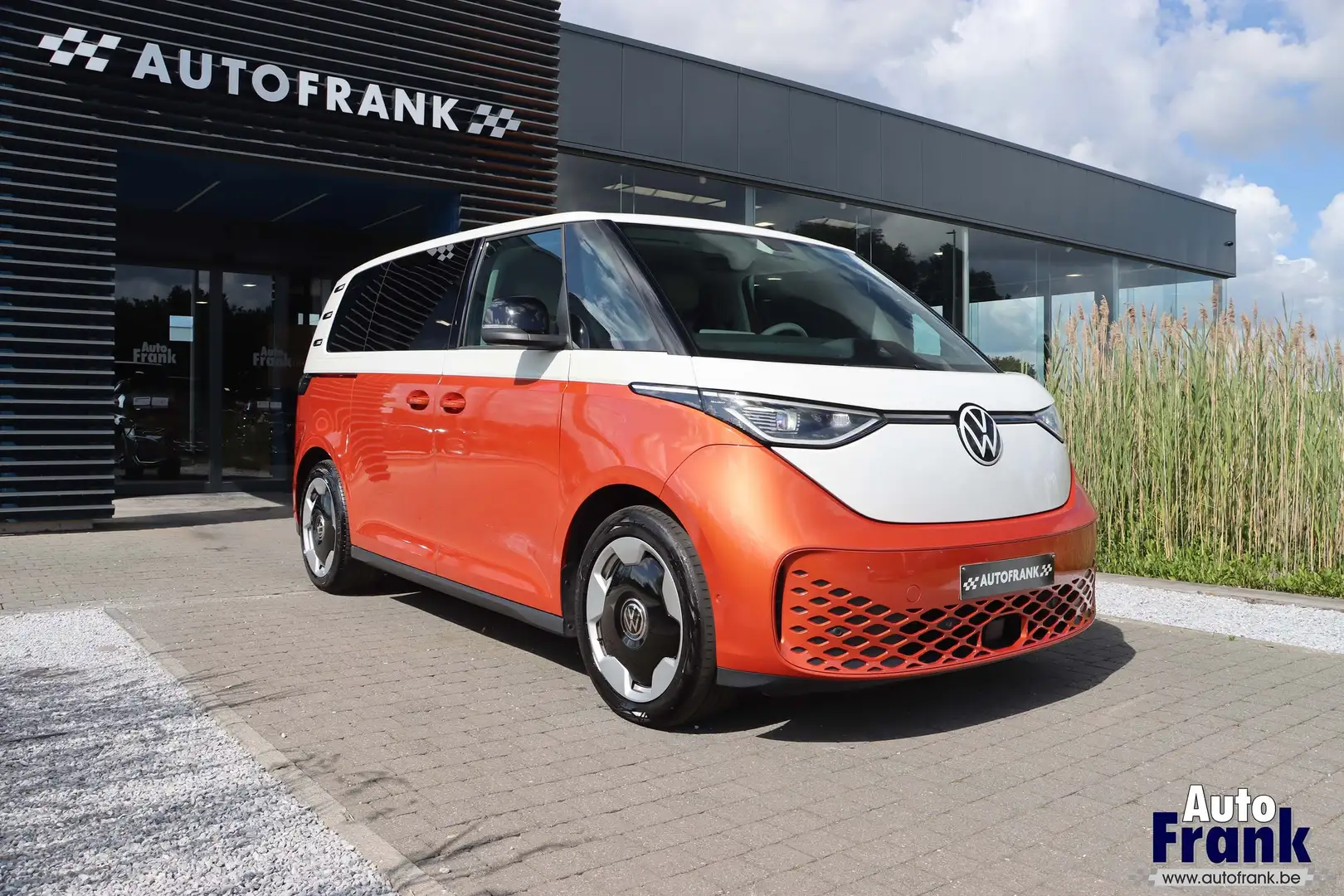 Volkswagen ID. Buzz BUSINESS / TREKHK / INTR PLUS / KEYLESS / MATRIX Orange - 1