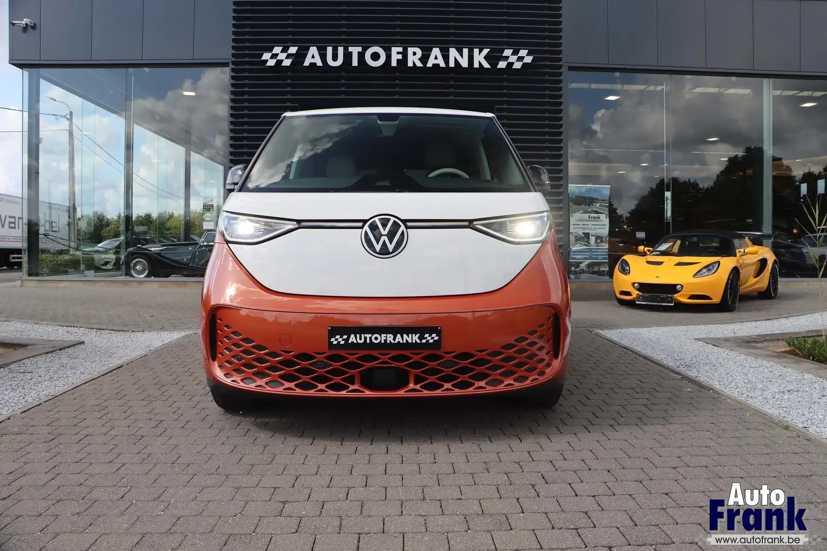 Volkswagen ID. Buzz BUSINESS / TREKHK / INTR PLUS / KEYLESS / MATRIX Orange - 2