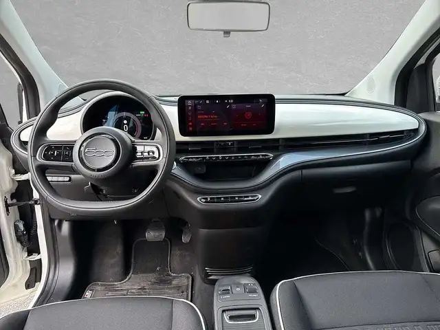 Fiat 500e view 7