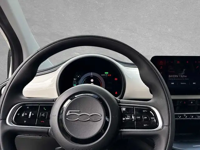 Fiat 500e view 11