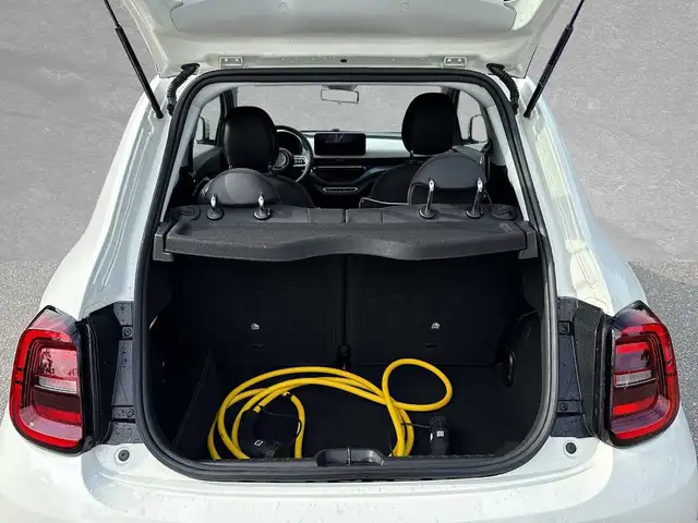 Fiat 500e view 10