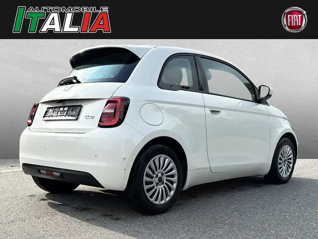 Fiat 500e view 2