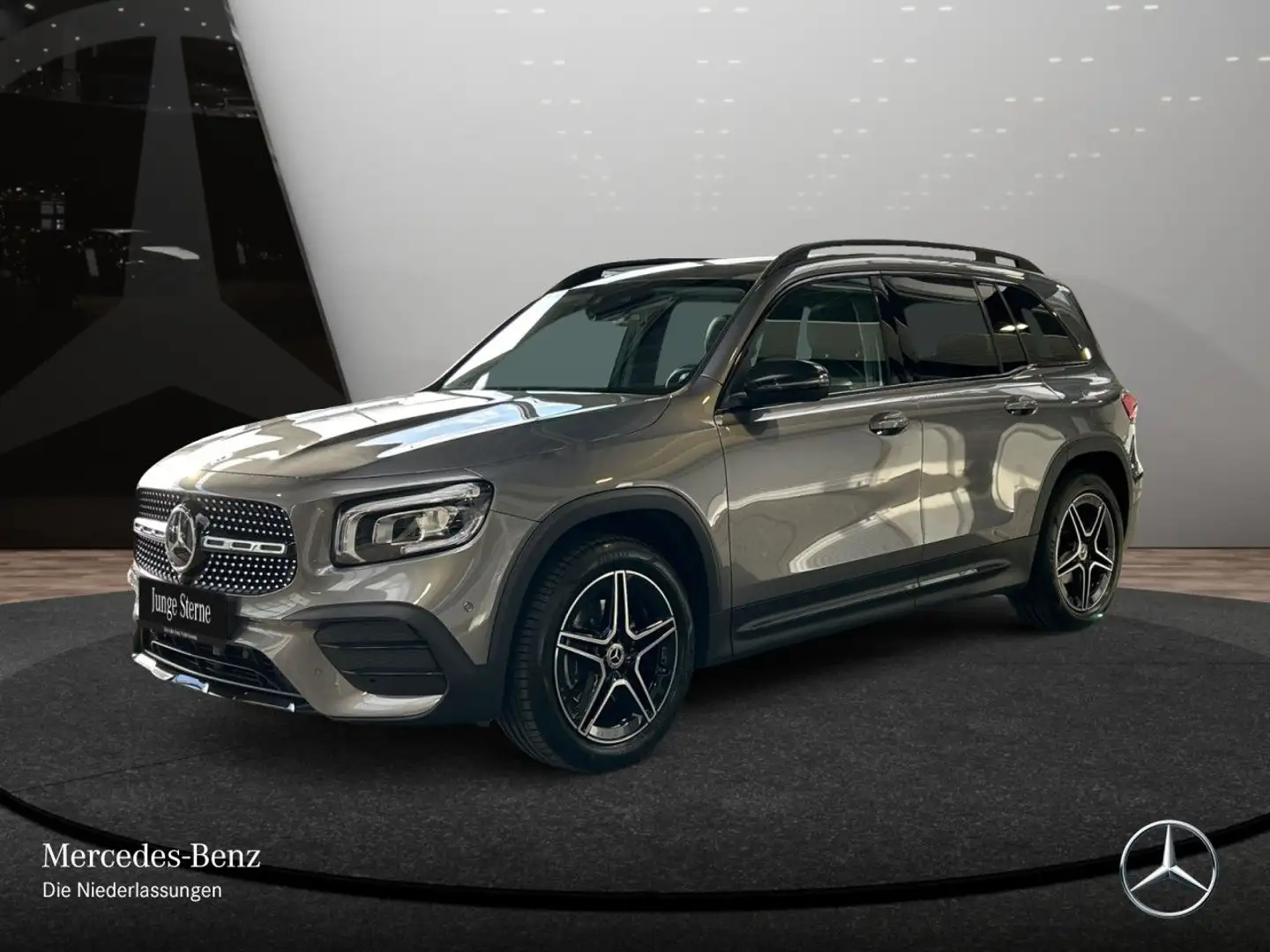 Mercedes-Benz GLB 200 AMG+NIGHT+PANO+AHK+LED+KAMERA+19"+7G Gris - 2