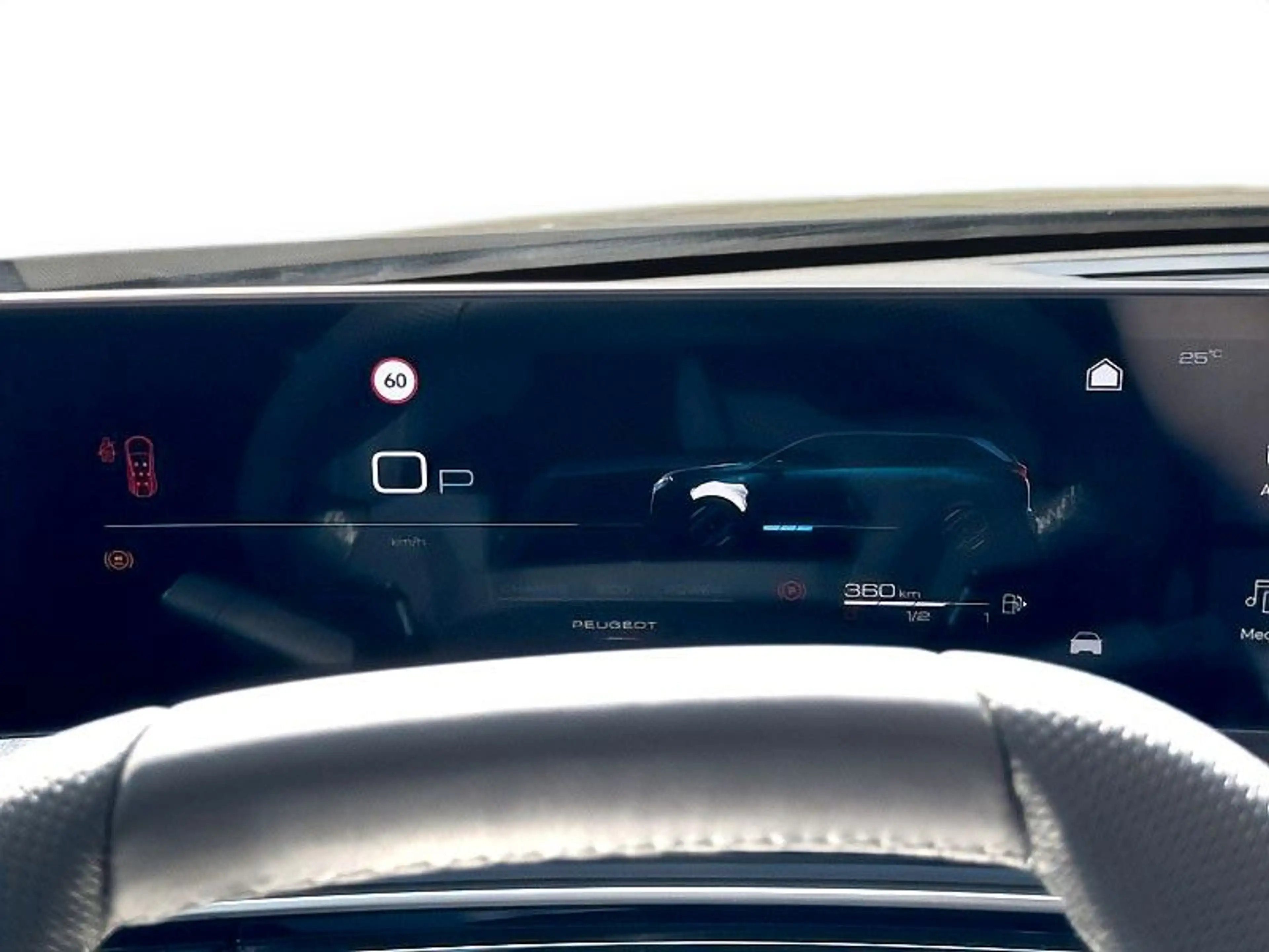 Peugeot 5008 Hybrid 145 GT — photo 13
