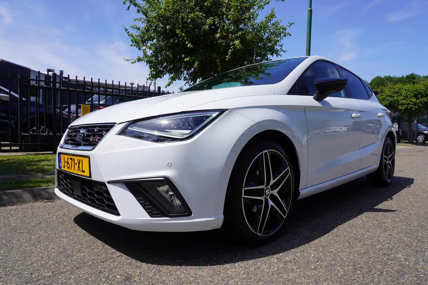 SEAT Ibiza 1.0 EcoTSI 95pk FR Limited Edition Apple Carplay Wit - 1