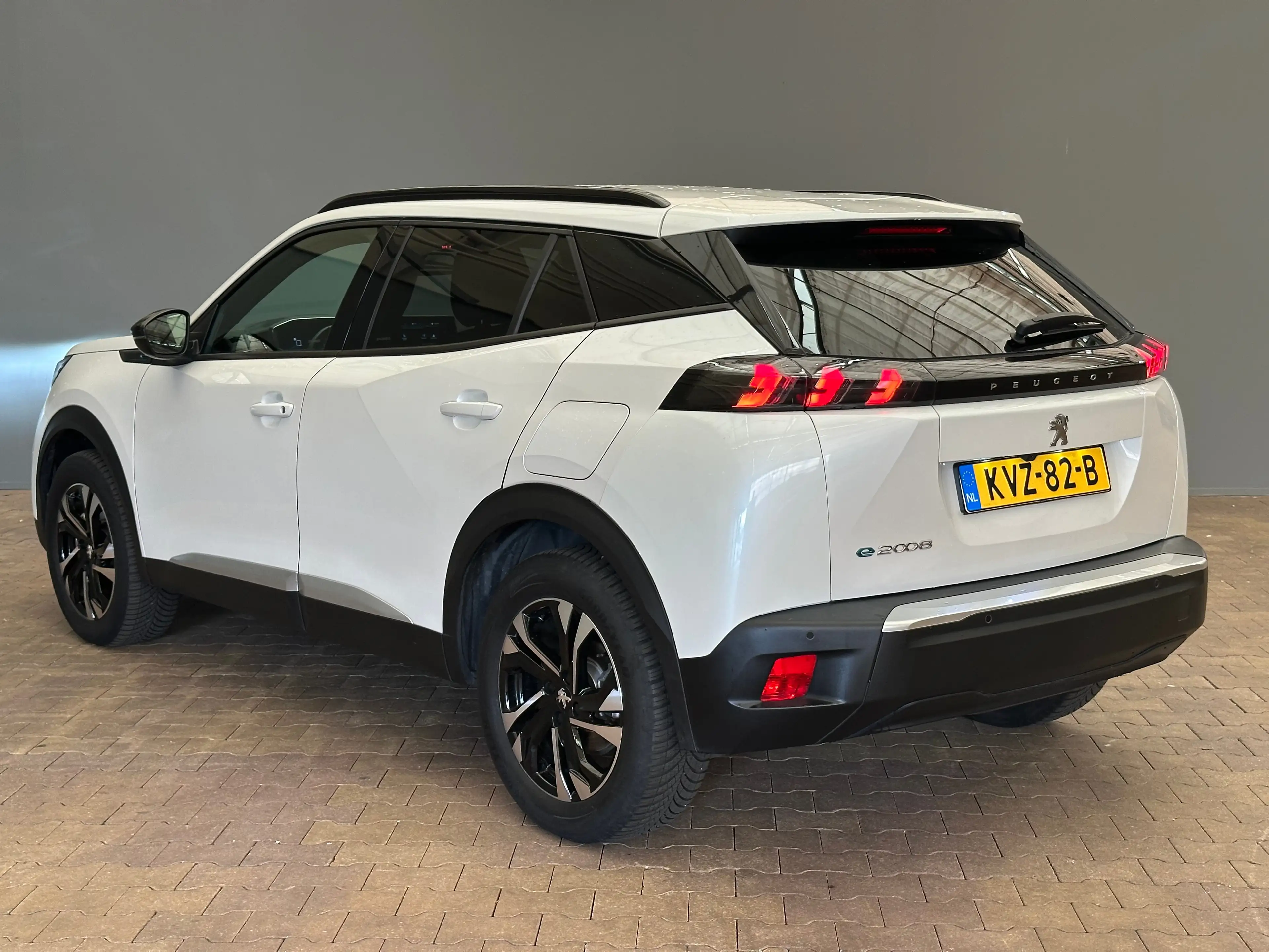 Peugeot e-2008 EV Allure Pack 50 kWh Camera | Digitaal Dashboard — photo 8
