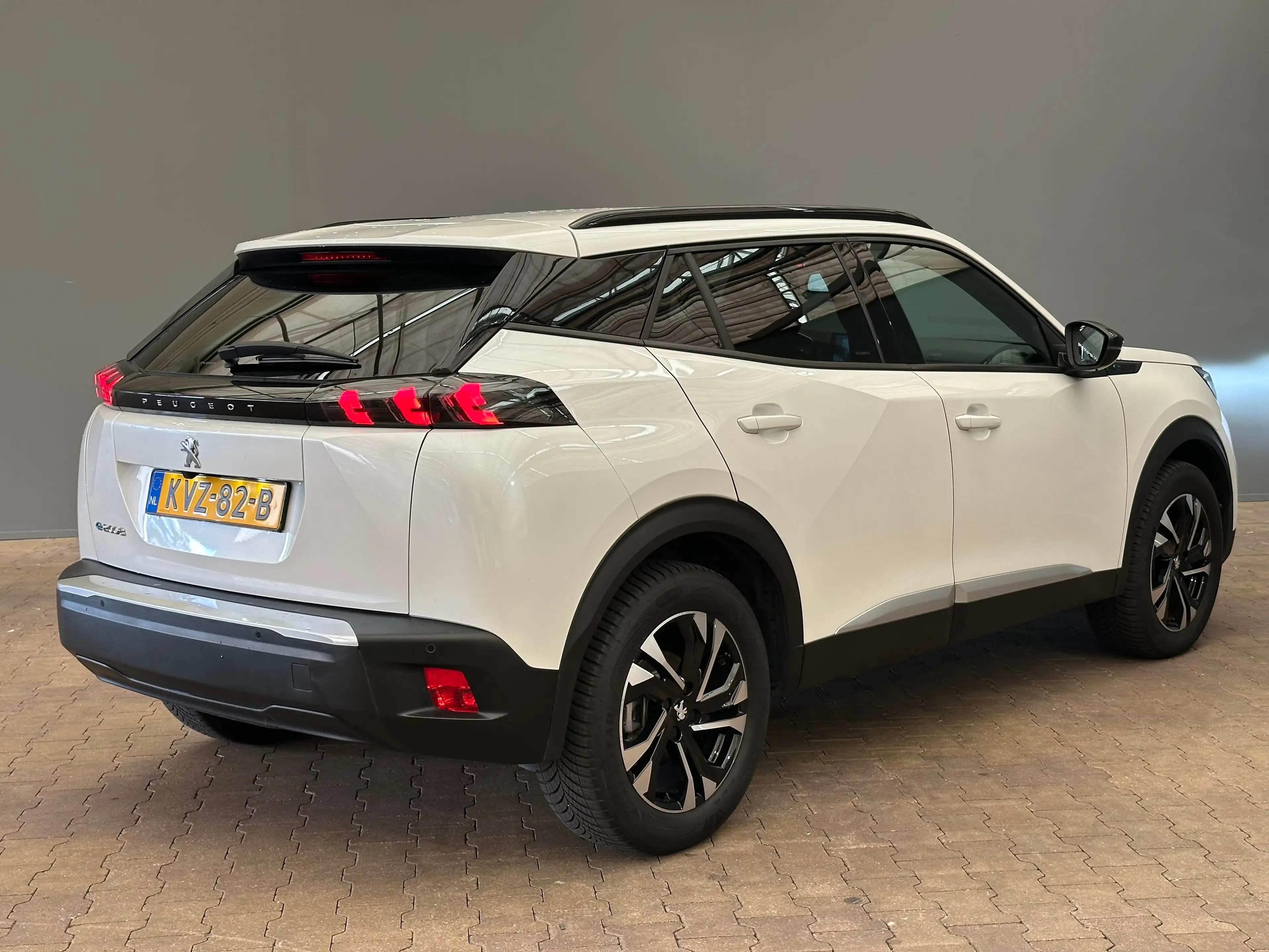 Peugeot e-2008 EV Allure Pack 50 kWh Camera | Digitaal Dashboard — photo 2