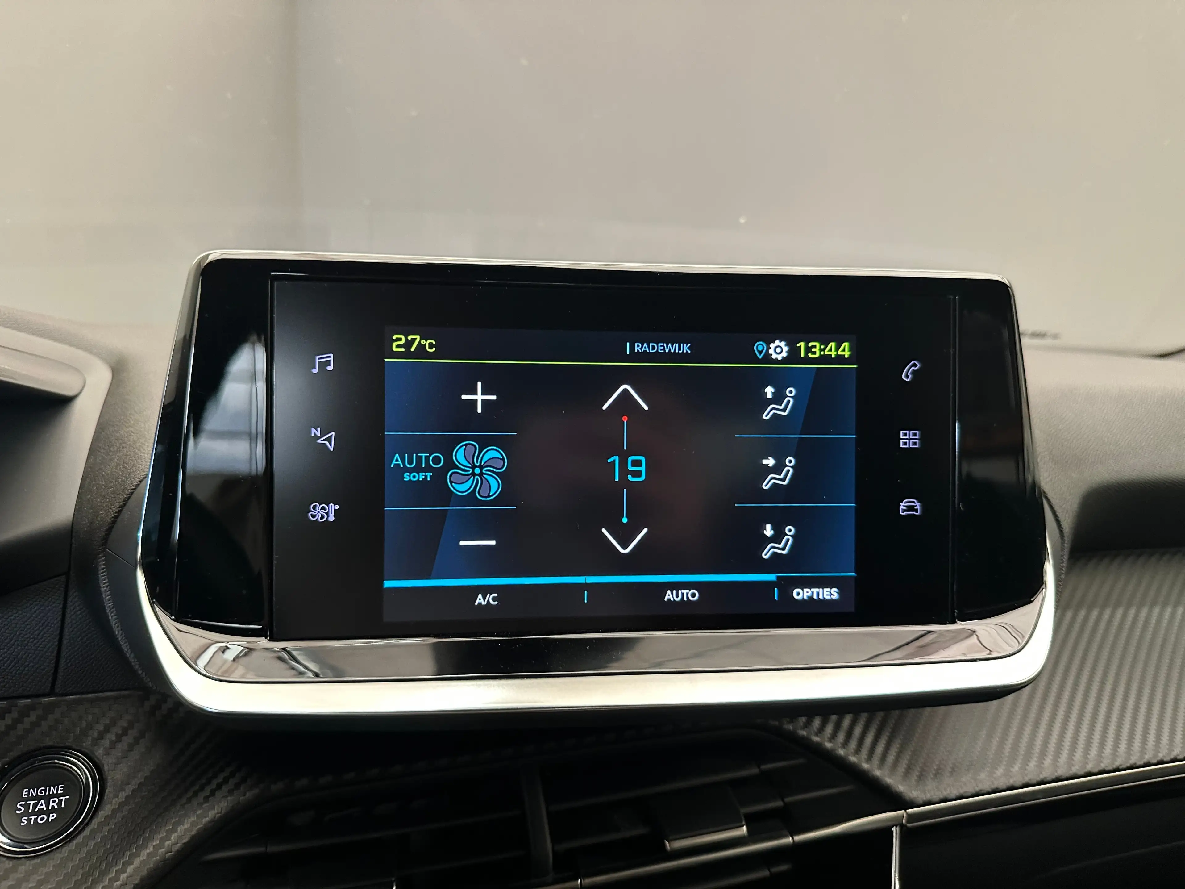 Peugeot e-2008 EV Allure Pack 50 kWh Camera | Digitaal Dashboard — photo 5
