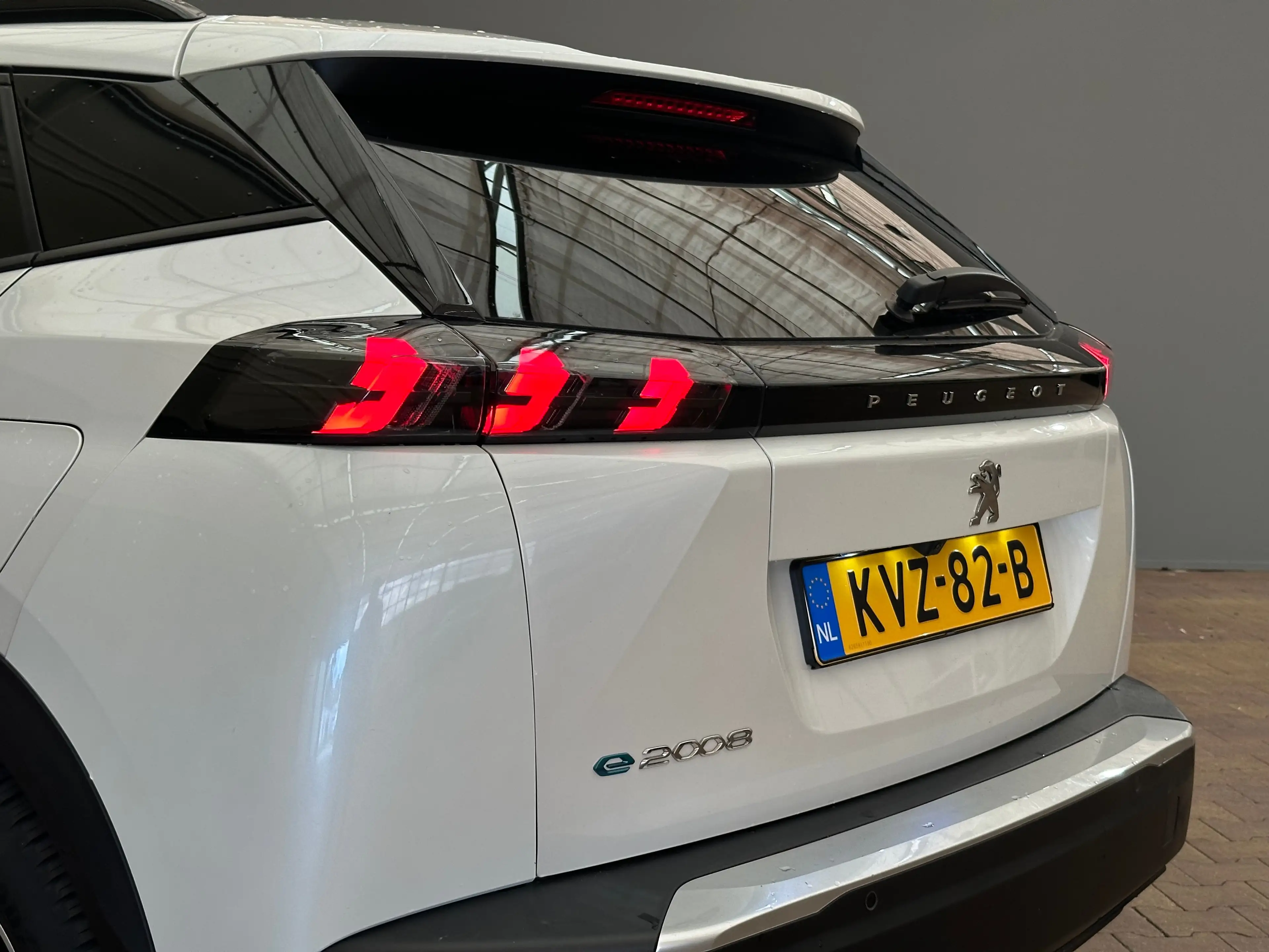 Peugeot e-2008 EV Allure Pack 50 kWh Camera | Digitaal Dashboard — photo 11