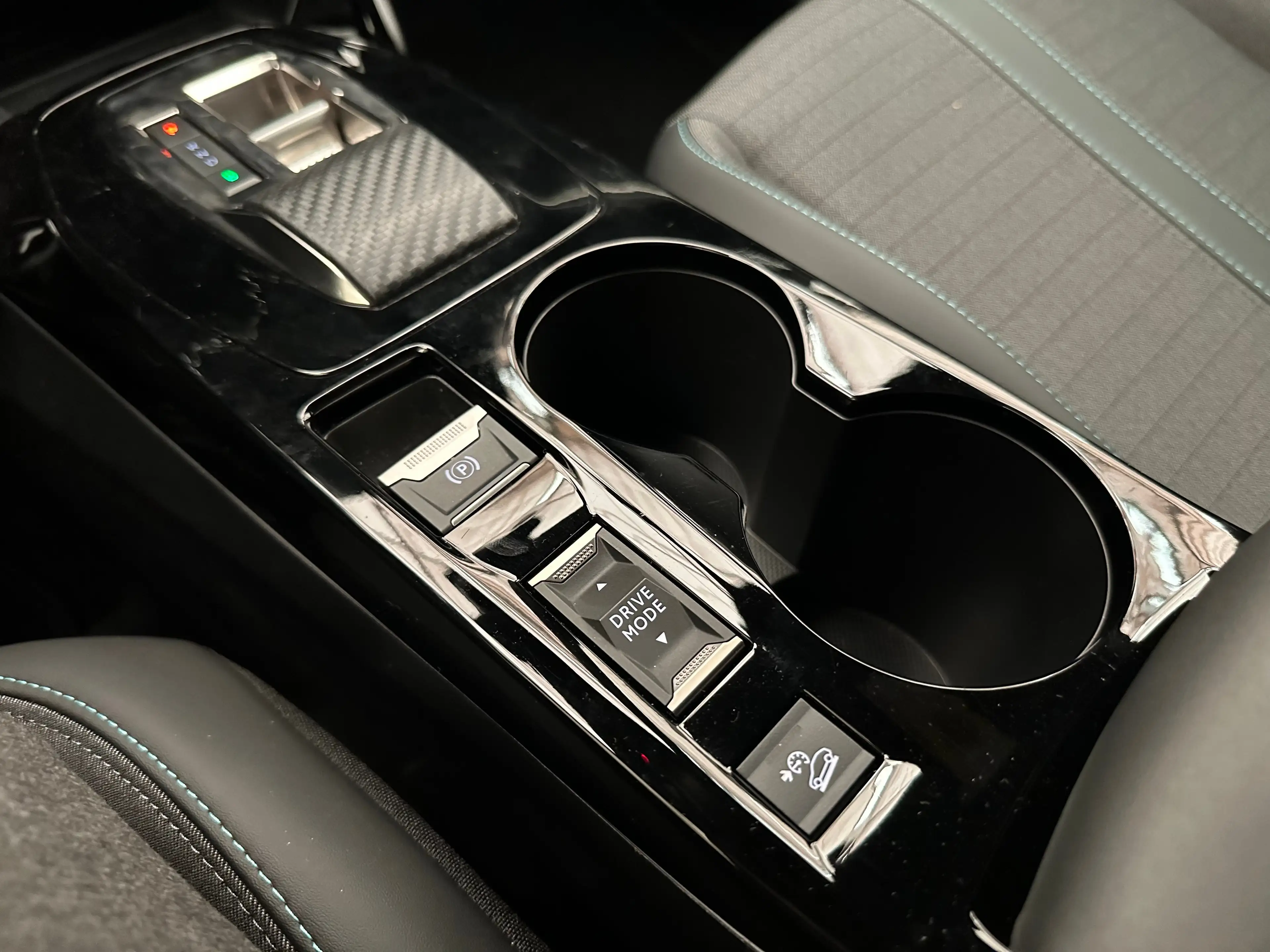 Peugeot e-2008 EV Allure Pack 50 kWh Camera | Digitaal Dashboard — photo 15