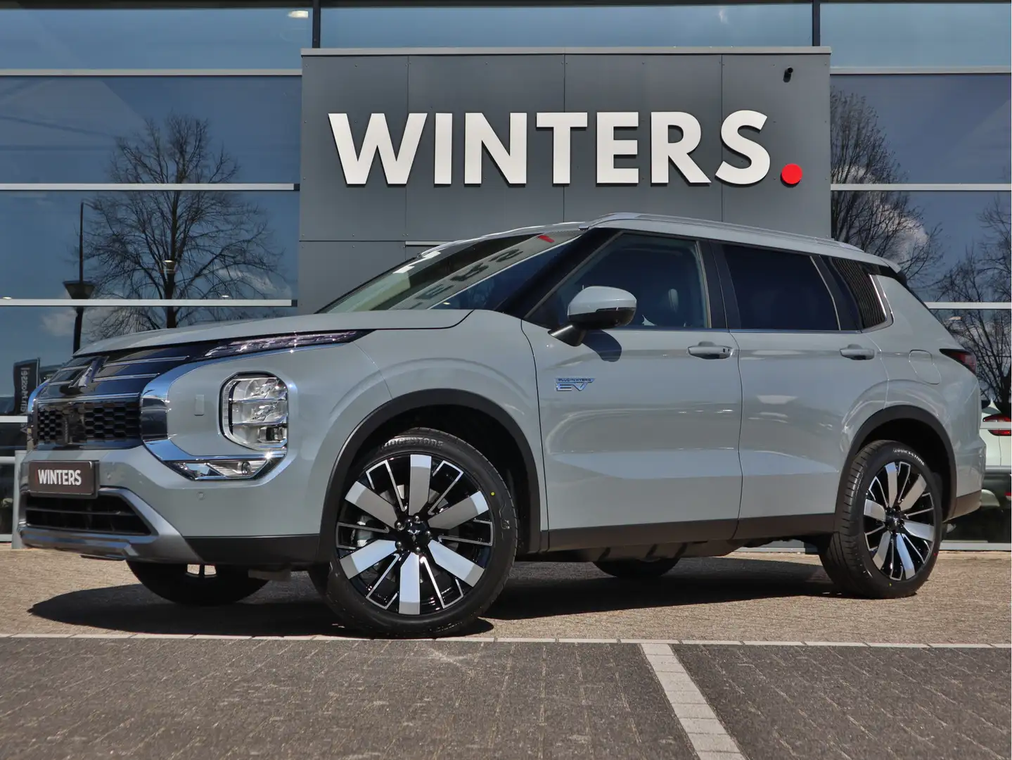Mitsubishi Outlander 2.4 Plug-in PHEV First Edition NIEUW MODEL 2025 me Grau - 1