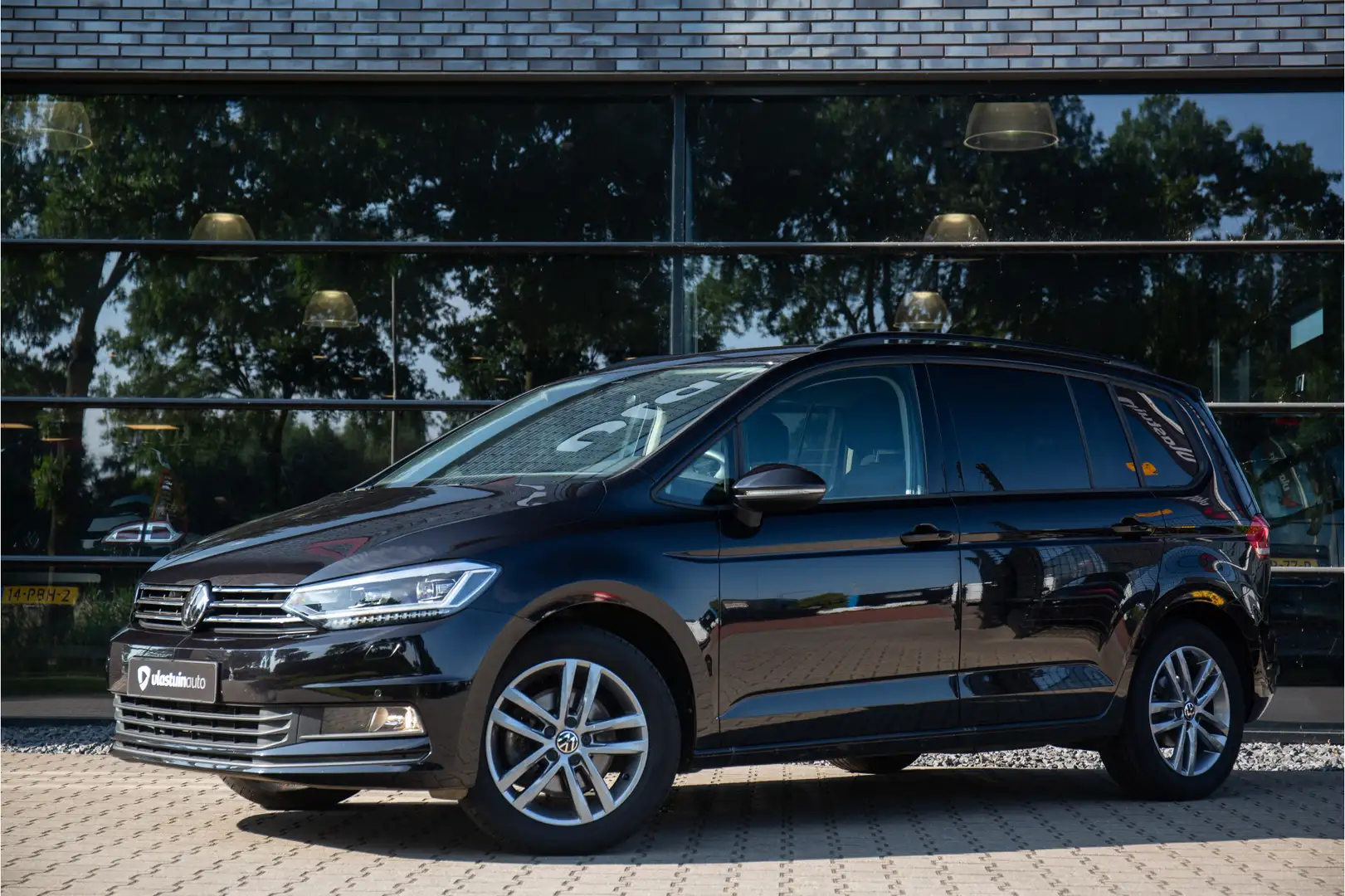 Volkswagen Touran 1.5 TSI Comfortline Business 7p , Adap. cruise, Vi Zwart - 2