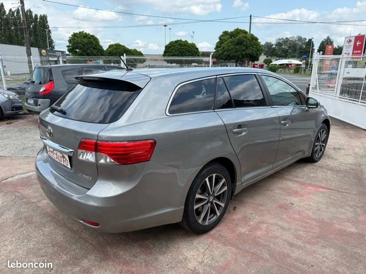 Toyota Avensis 2,0 d4d 125cv 1ere main - 2
