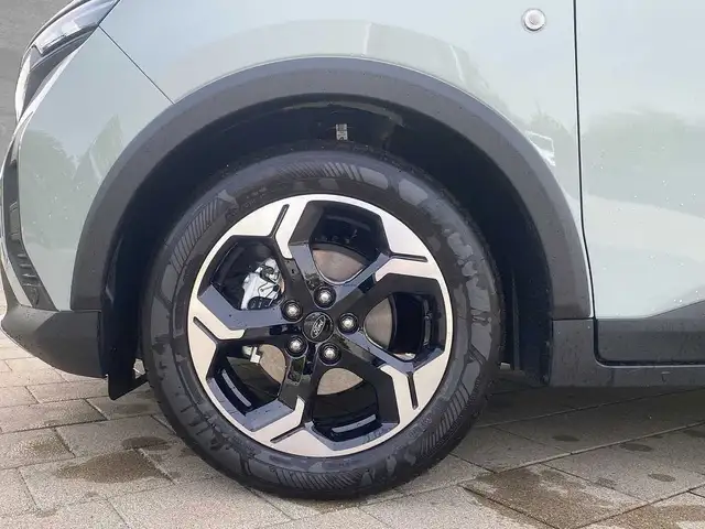 Ford Transit Courier view 9