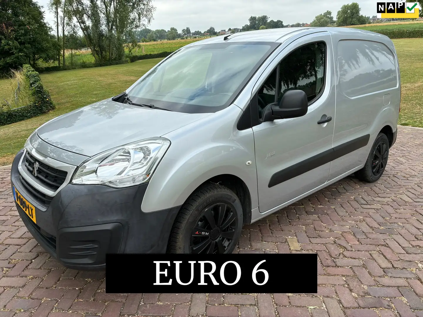 Peugeot Partner 1.6 BlueHDi 100pk EURO 6, AIRCO CRUISE PARKEERSENS Zilver - 1