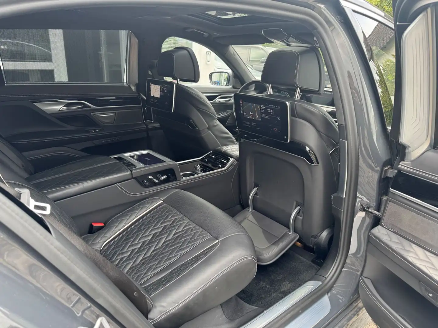 BMW 740 L d xDrive M Sport*Individual*Executive*Fond Gris - 1