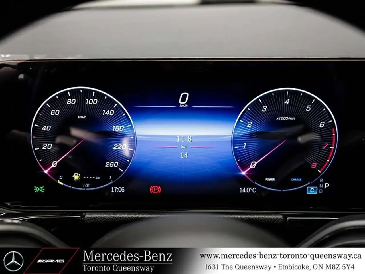 Mercedes-Benz GLA снимка Mercedes-Benz GLA