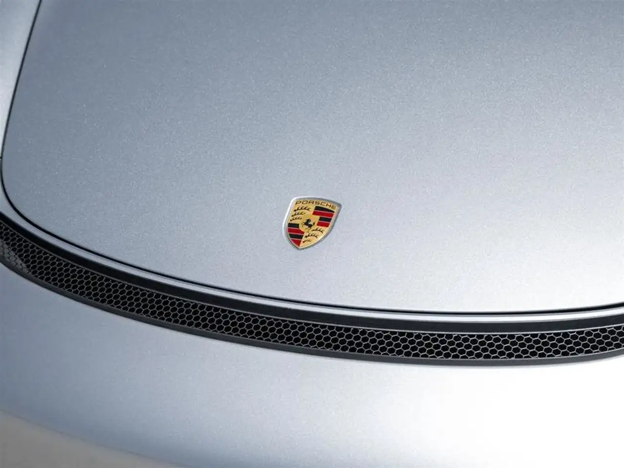 Porsche 718 Spyder снимка Porsche 718 Spyder