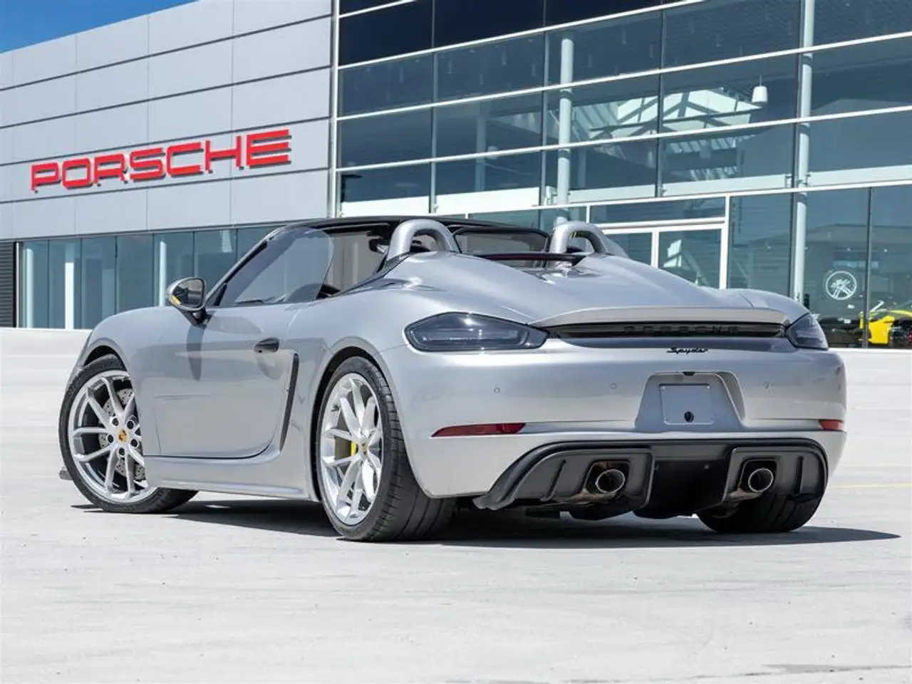 Porsche 718 Spyder снимка Porsche 718 Spyder